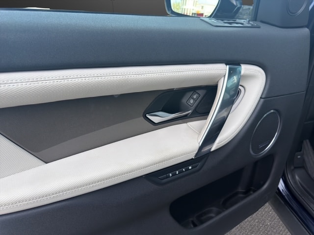 LAND ROVER Discovery Sport R Dyn P300e 1.5 PHEV SE AT8-image-16