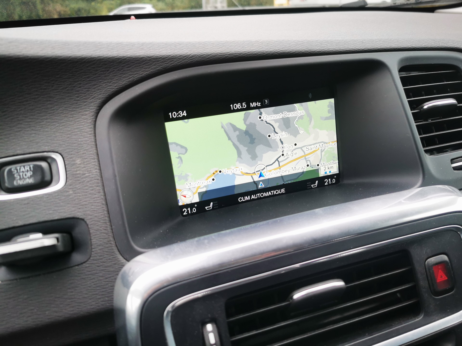 VOLVO V60 D4 AWD Momentum Geartronic-image-10