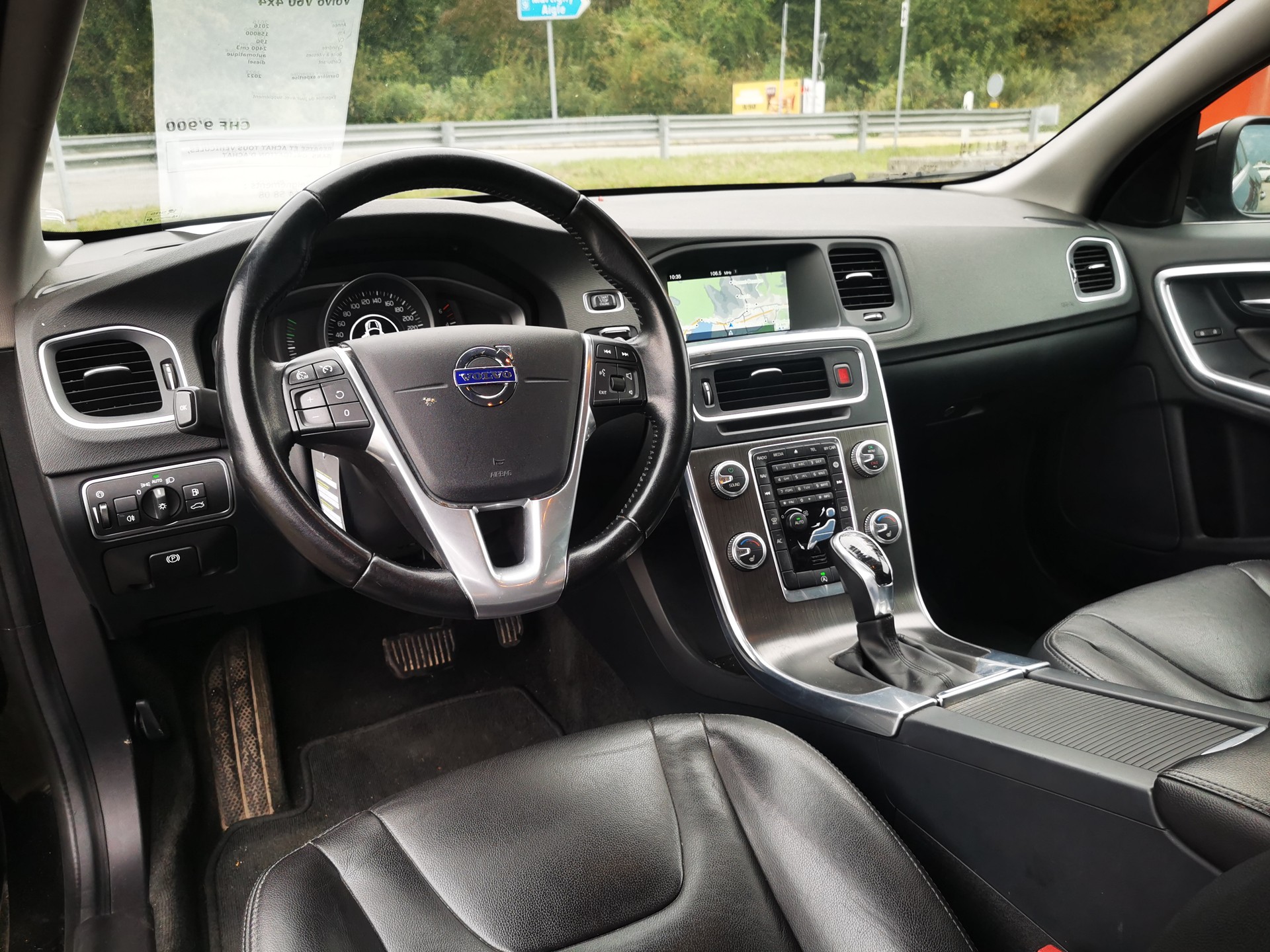 VOLVO V60 D4 AWD Momentum Geartronic-image-6
