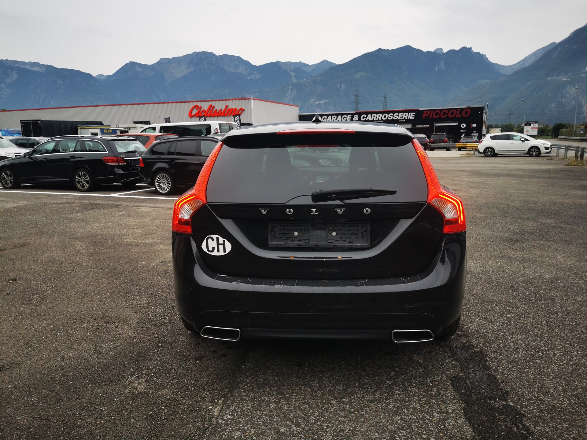 VOLVO V60 D4 AWD Momentum Geartronic-image-2