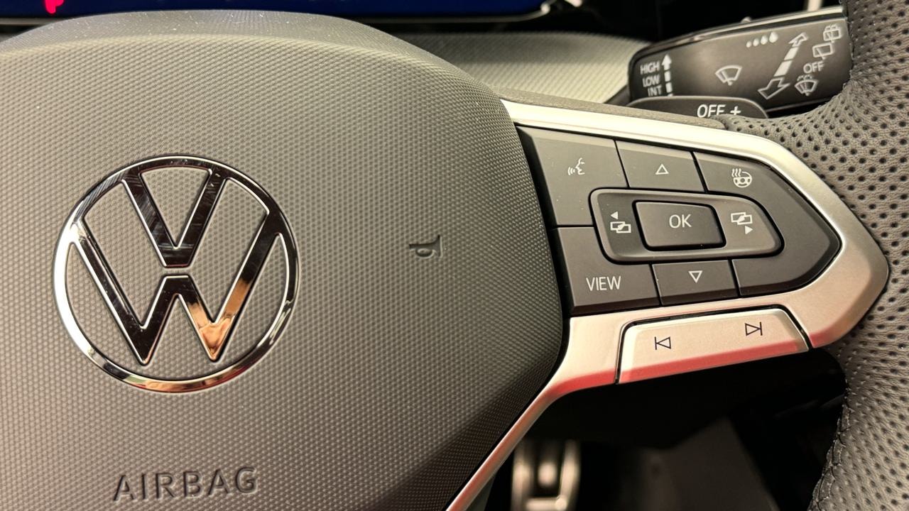 VW Golf 1.5 e TSI mHEV R-Line DSG-image-9