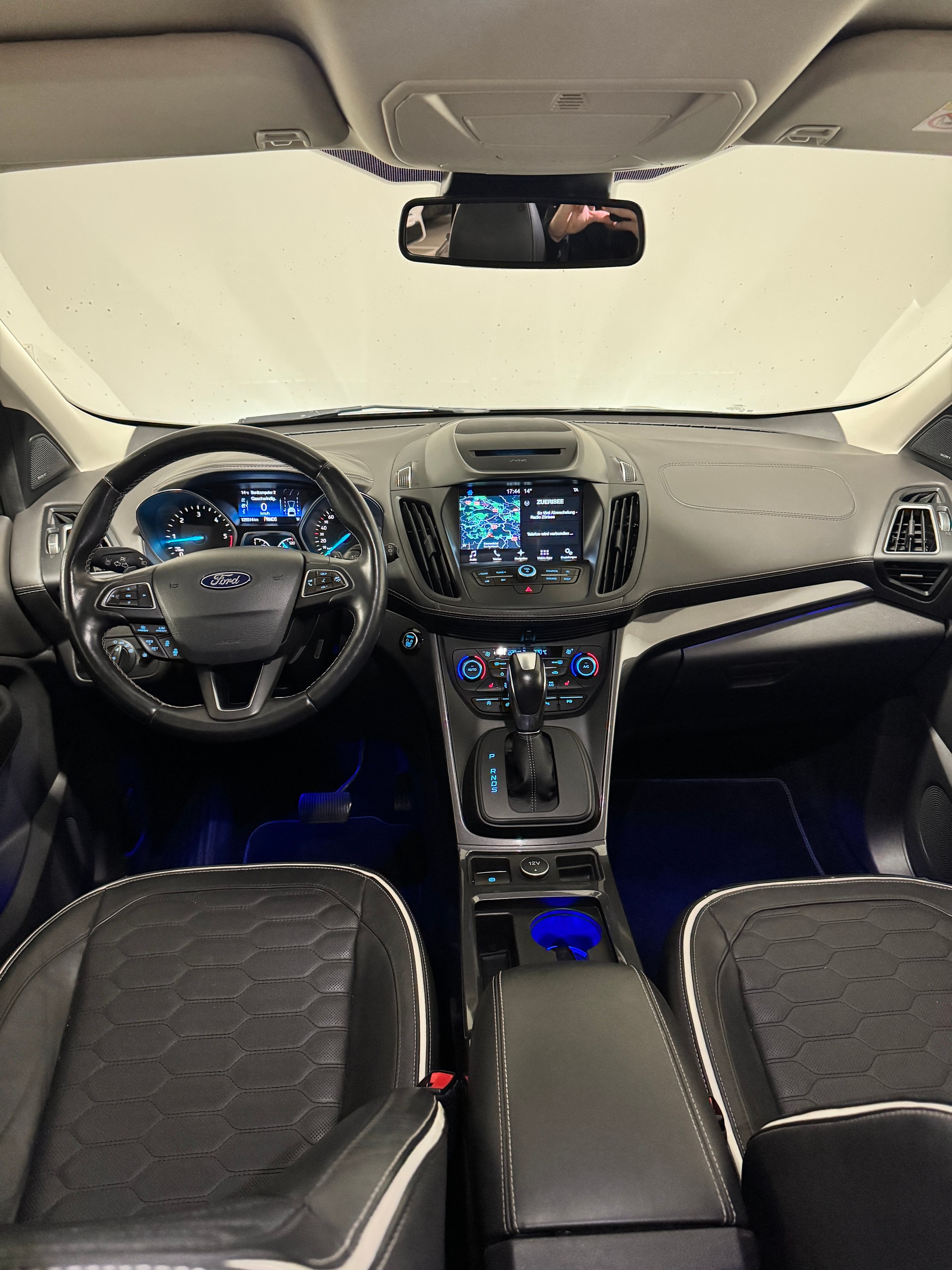 FORD Kuga 2.0 TDCi ST Line 4WD PowerShift Vignale-image-8