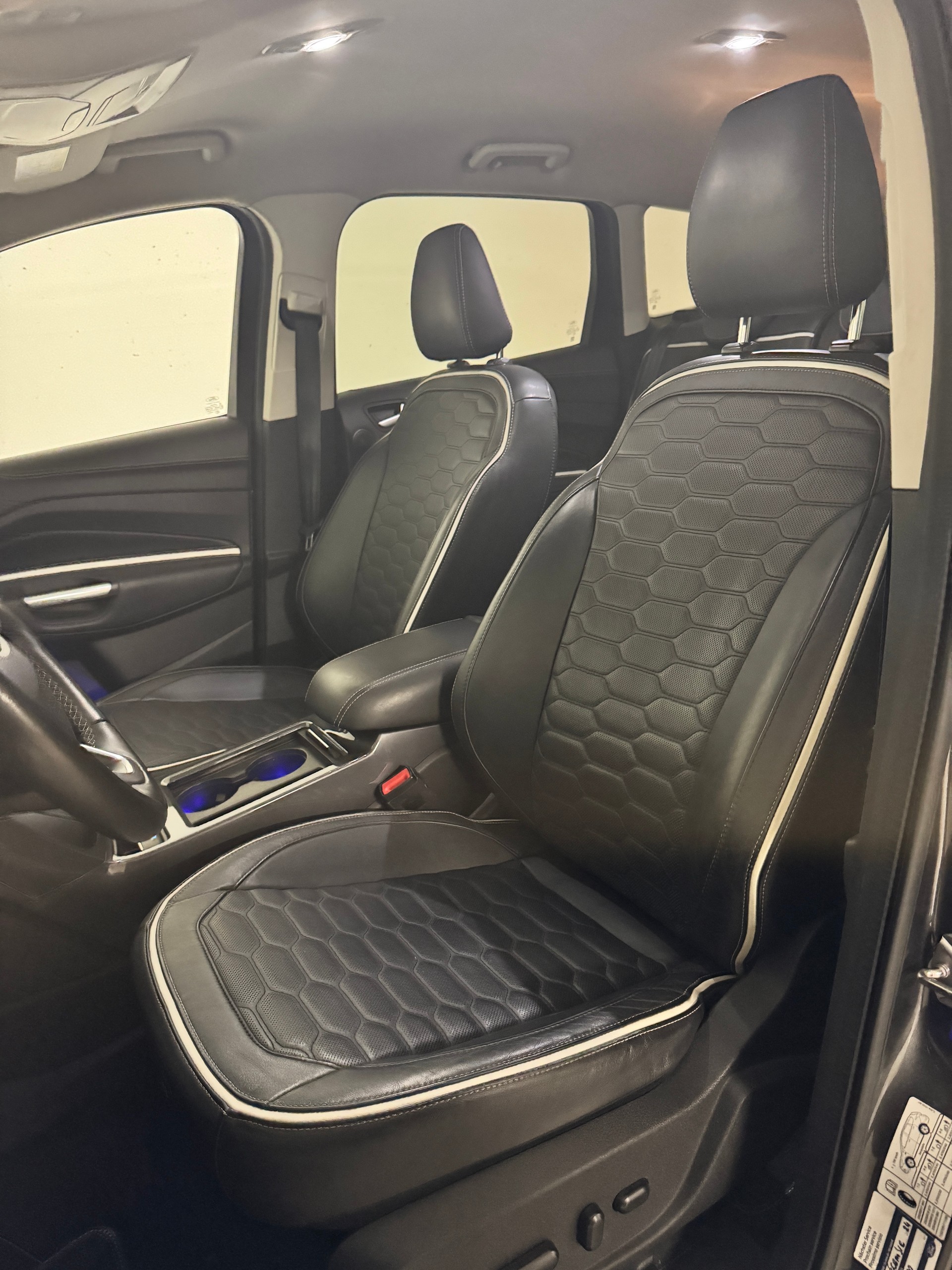FORD Kuga 2.0 TDCi ST Line 4WD PowerShift Vignale-image-6