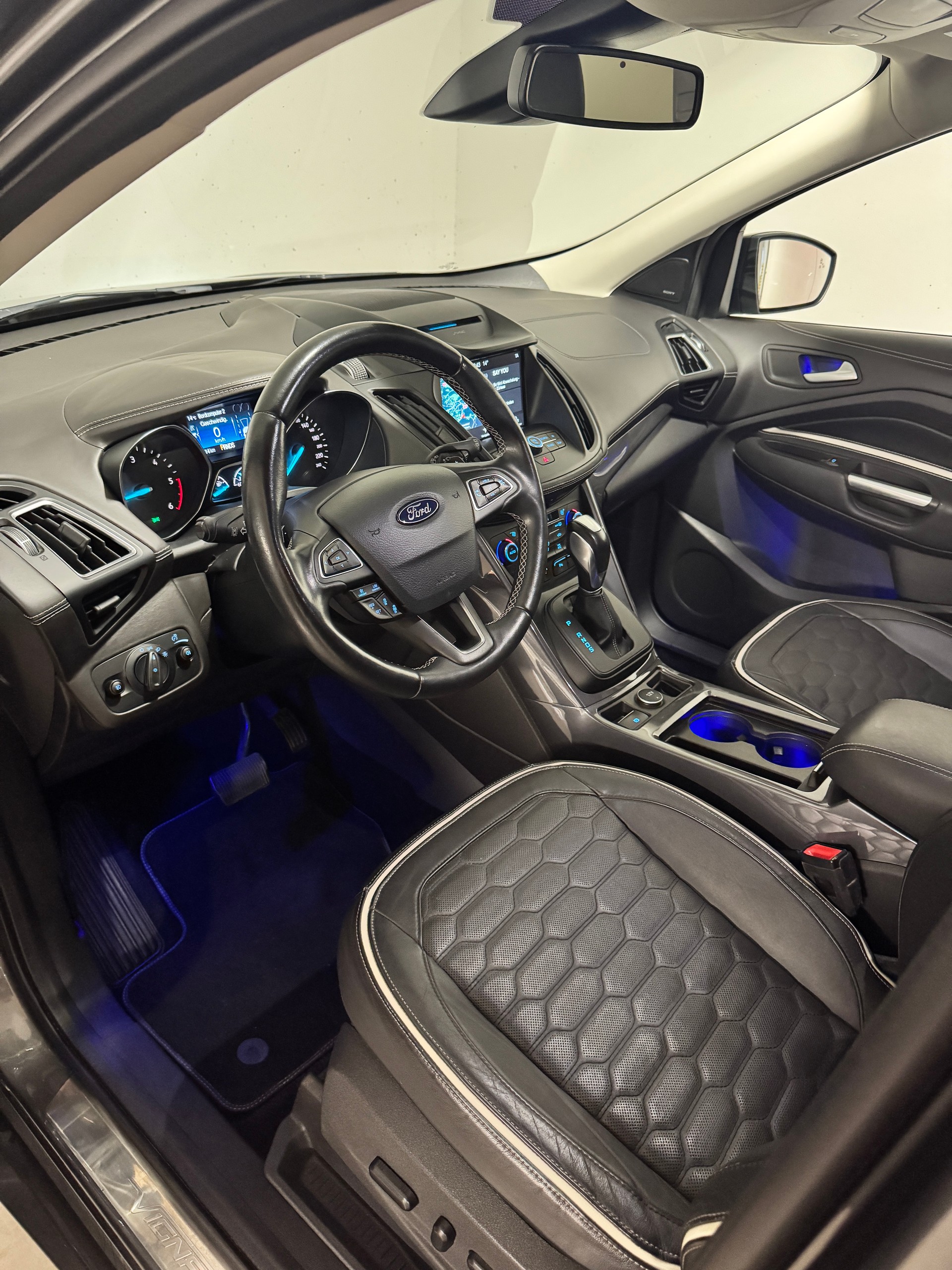 FORD Kuga 2.0 TDCi ST Line 4WD PowerShift Vignale-image-5