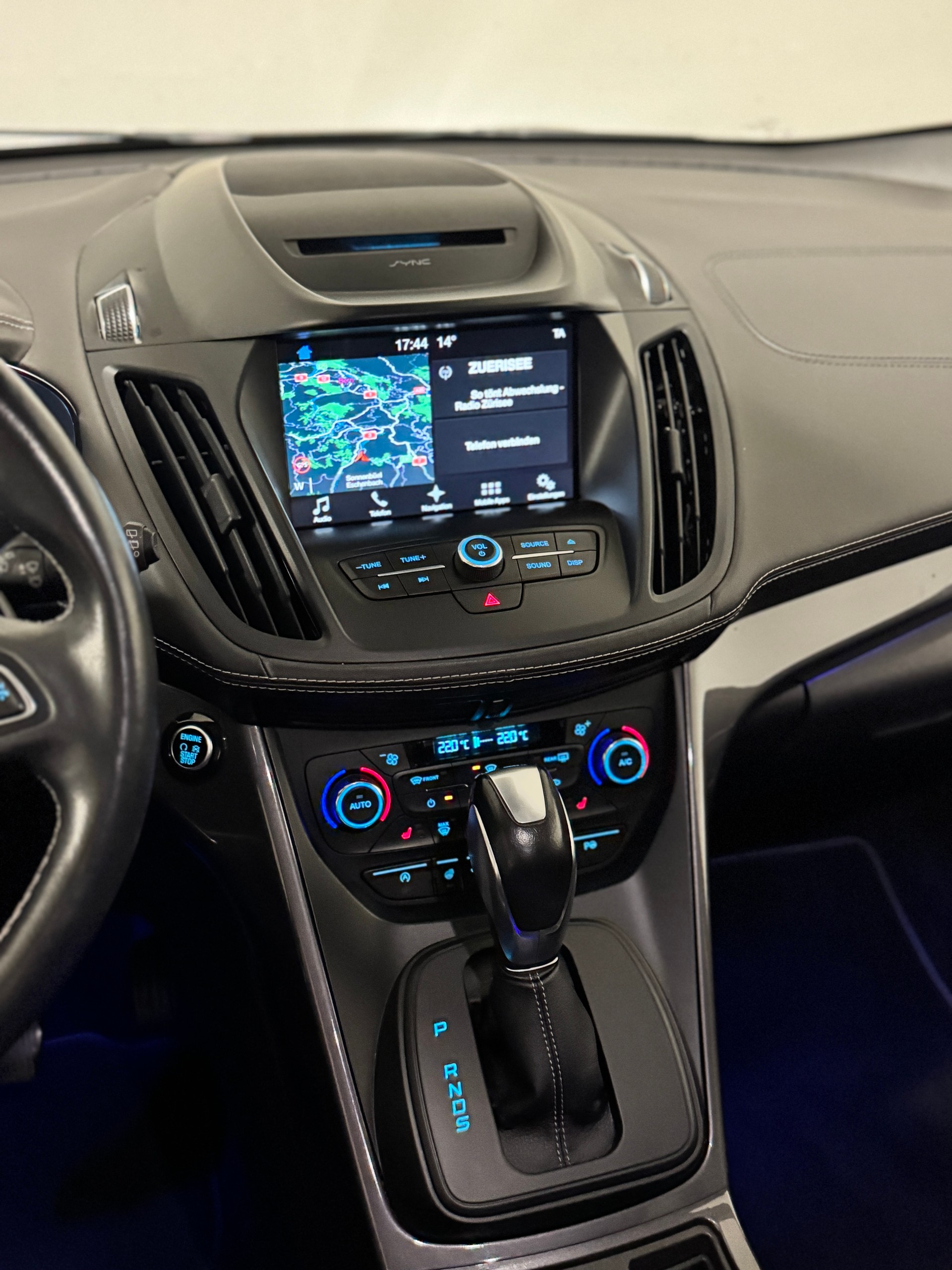 FORD Kuga 2.0 TDCi ST Line 4WD PowerShift Vignale-image-10