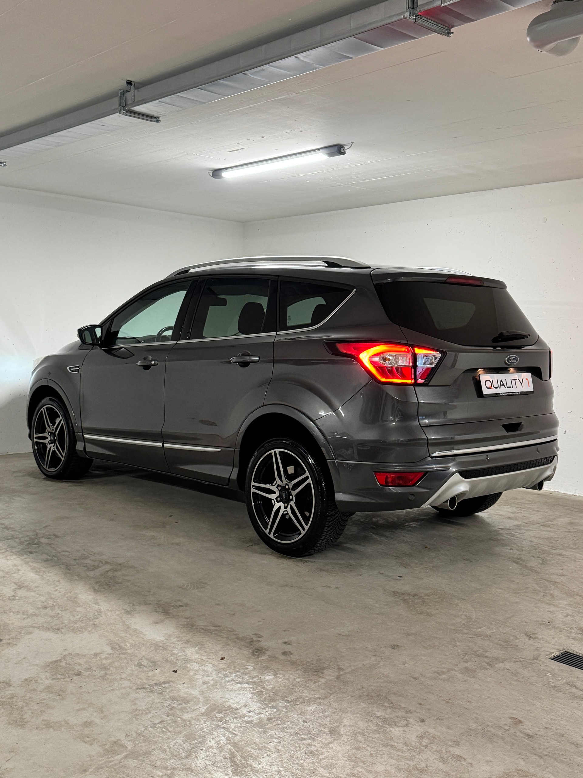 FORD Kuga 2.0 TDCi ST Line 4WD PowerShift Vignale-image-4