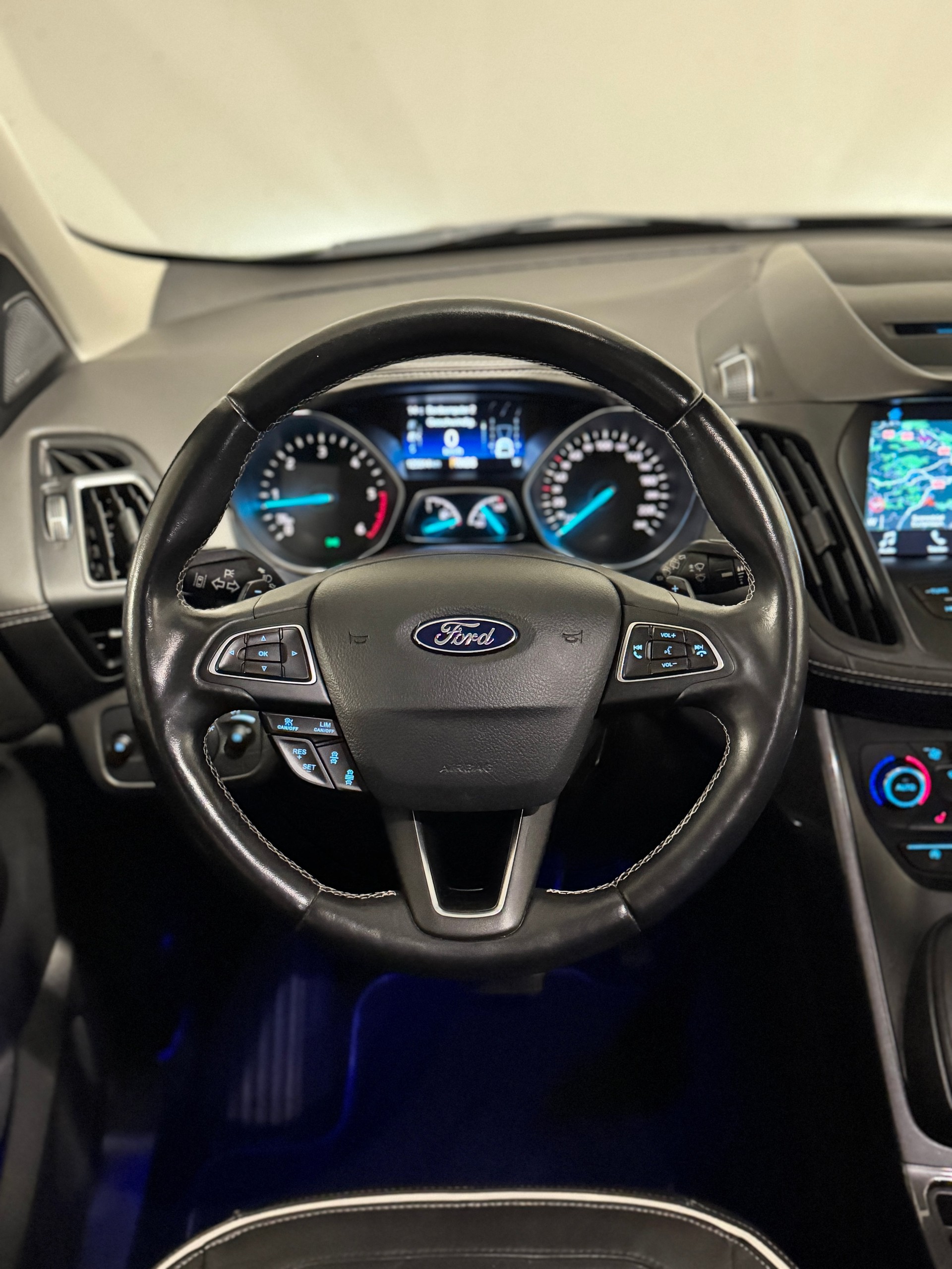FORD Kuga 2.0 TDCi ST Line 4WD PowerShift Vignale-image-9