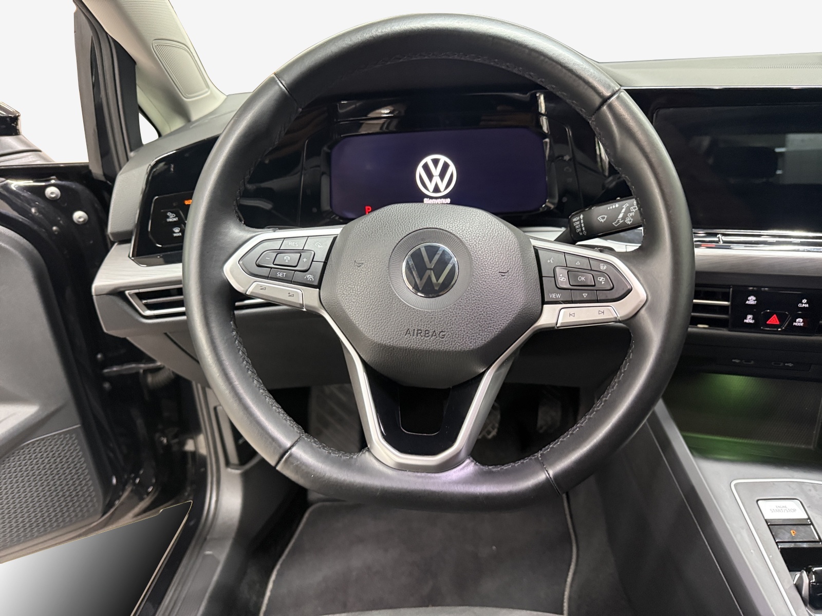 VW Golf 1.5 eTSI mHEV ACT Style DSG-image-9