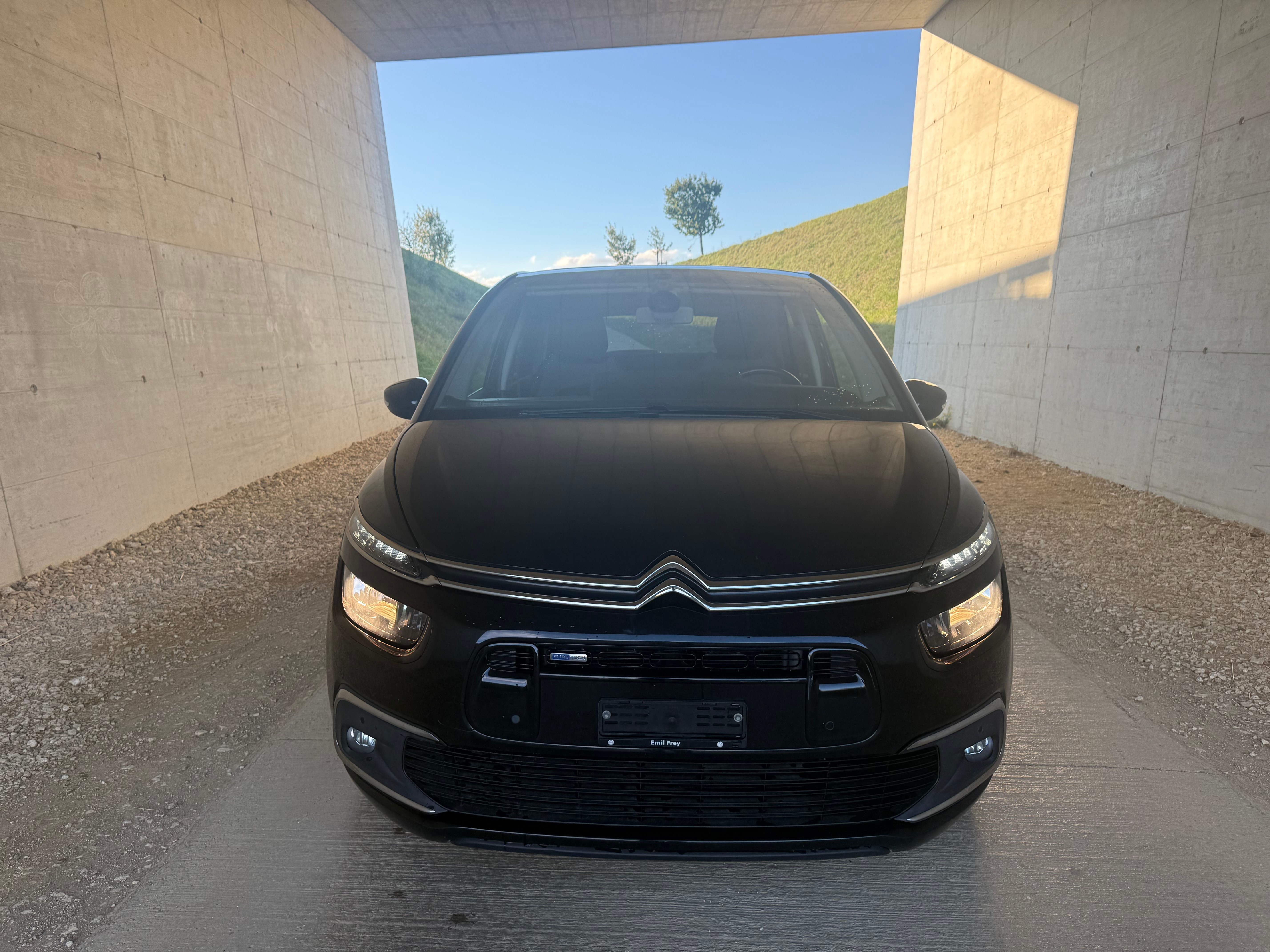 Car photo