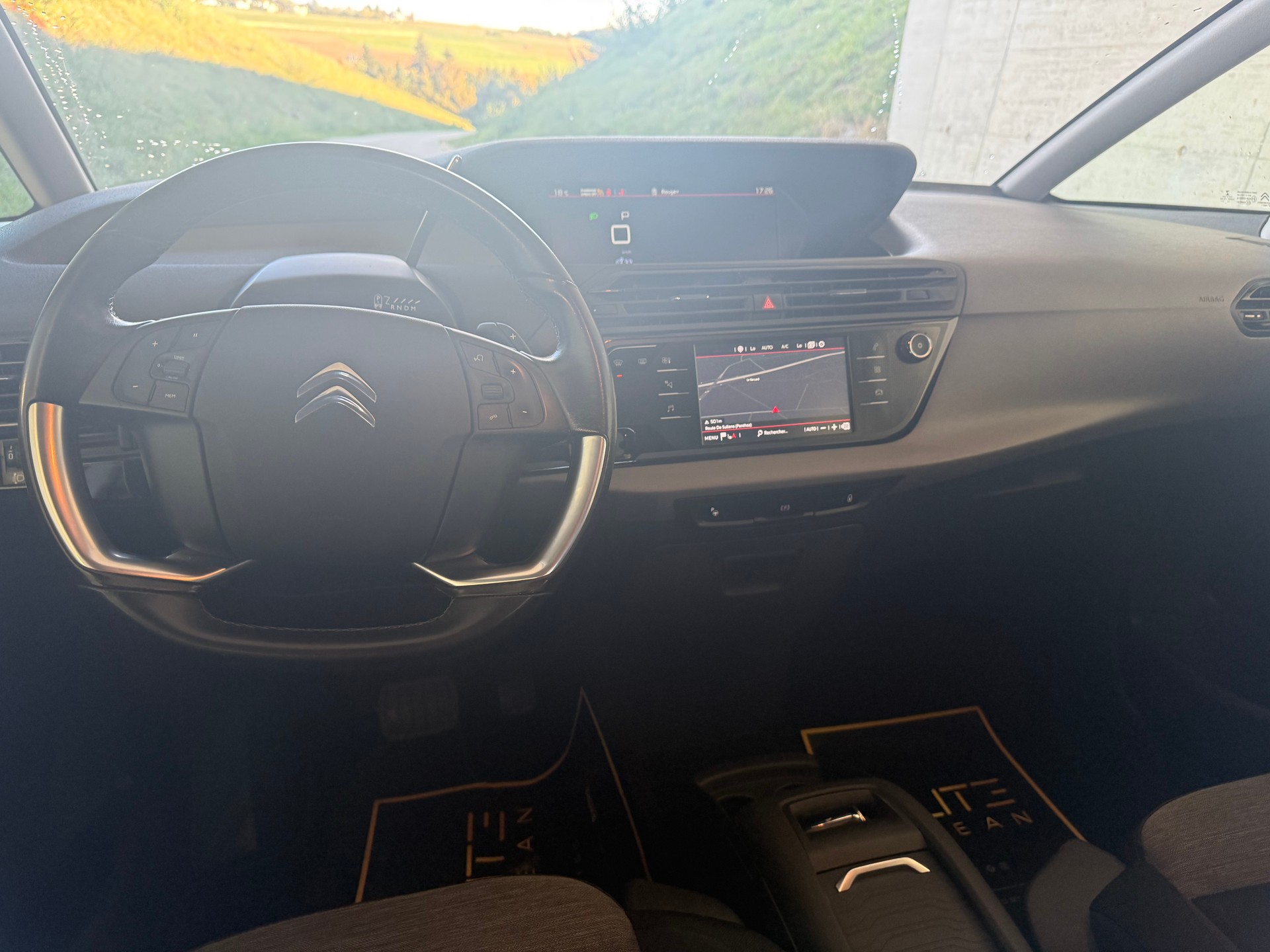 CITROEN C4 Picasso 1.2 Pure Tech Feel EAT6-image-10