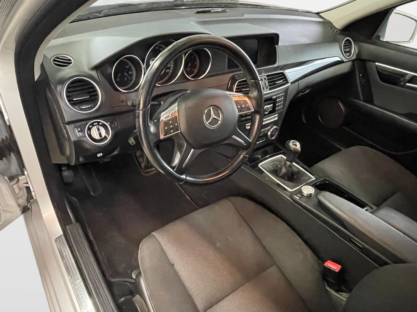 MERCEDES-BENZ C 200 CDI Elégance | CH-Auto | Anhängerkupplung 1800kg.-image-6