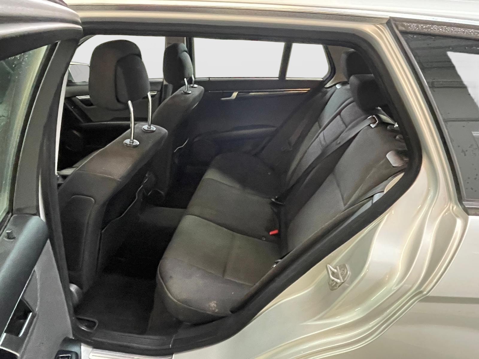 MERCEDES-BENZ C 200 CDI Elégance | CH-Auto | Anhängerkupplung 1800kg.-image-8