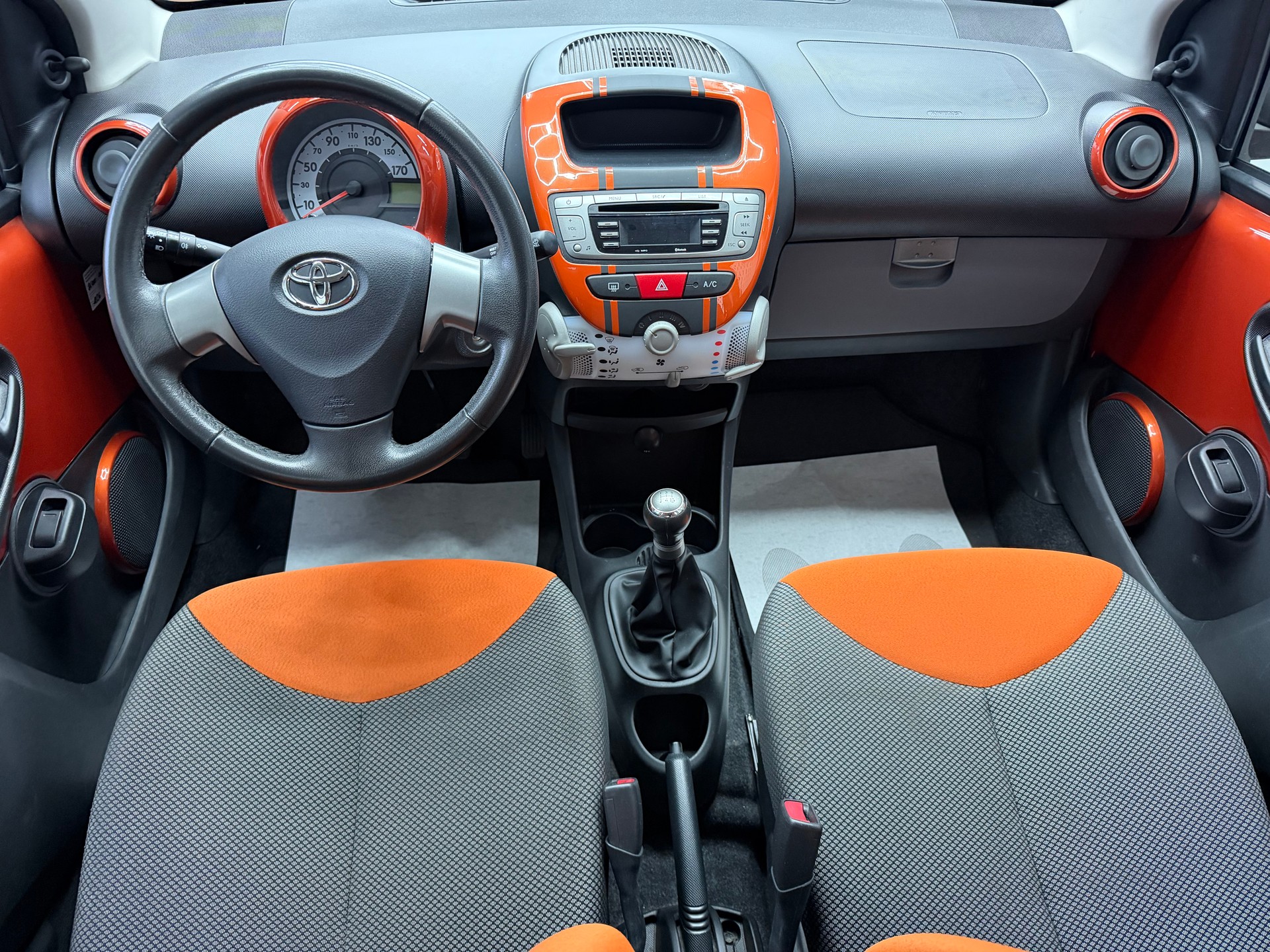 TOYOTA Aygo 1.0 VVT-i Luna-image-3