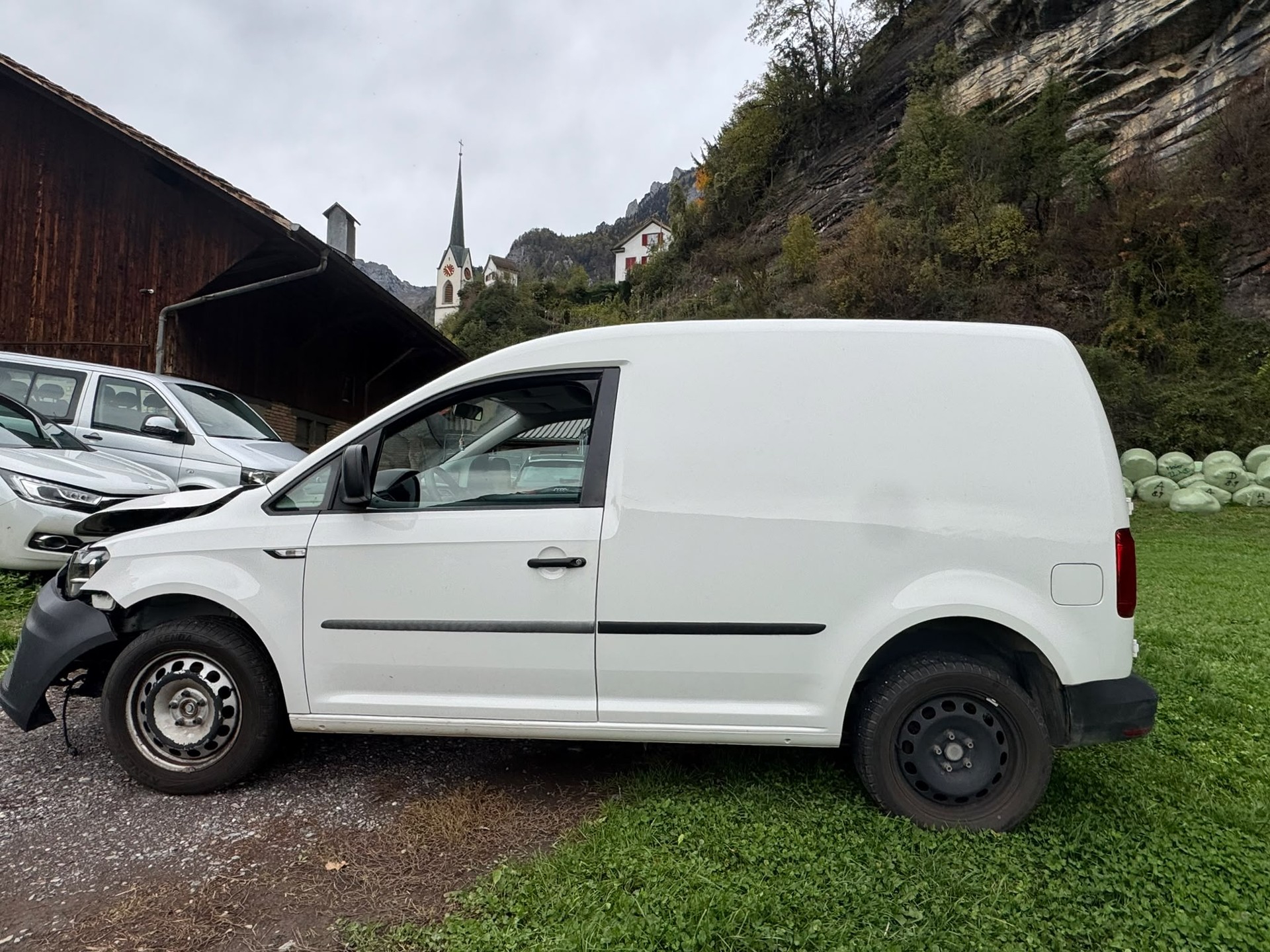 VW Caddy 2.0TDI BlueMotion Technology DSG-image-13