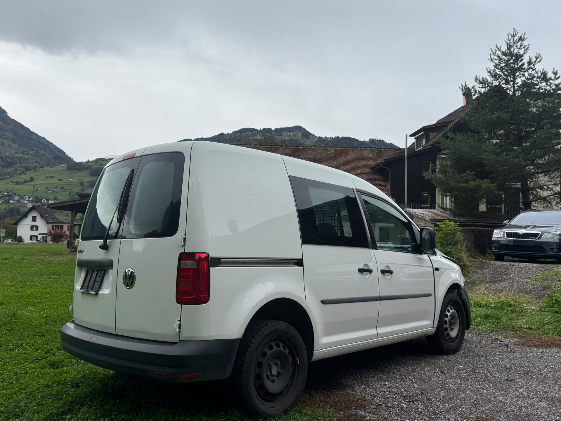 VW Caddy 2.0TDI BlueMotion Technology DSG-image-11