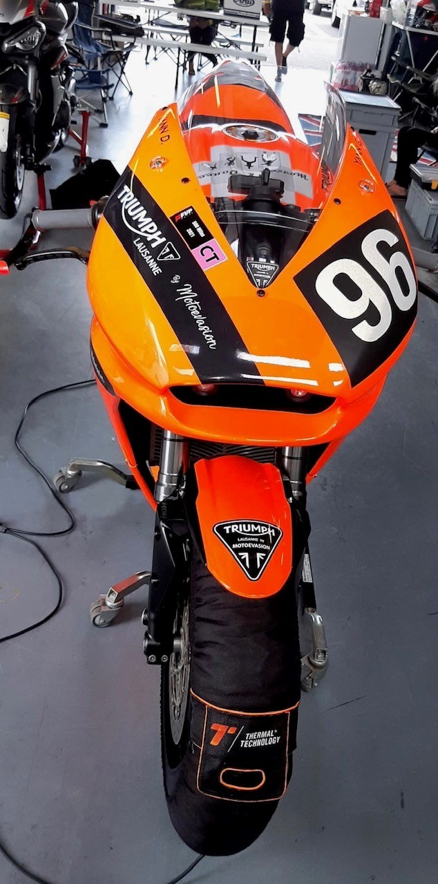 TRIUMPH Street Triple RS 765 ABS-showroom-element-1