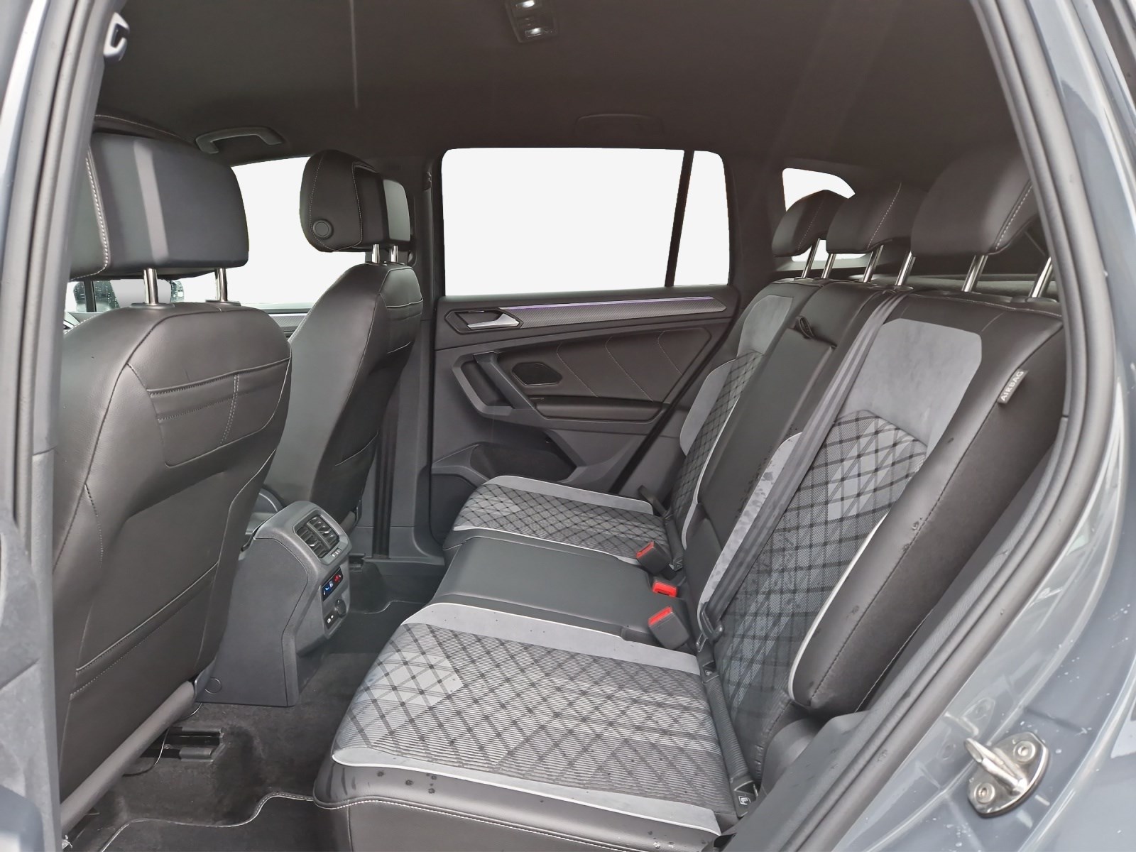 VW Tiguan 1.4TSI PHEV Selection DSG-image-8