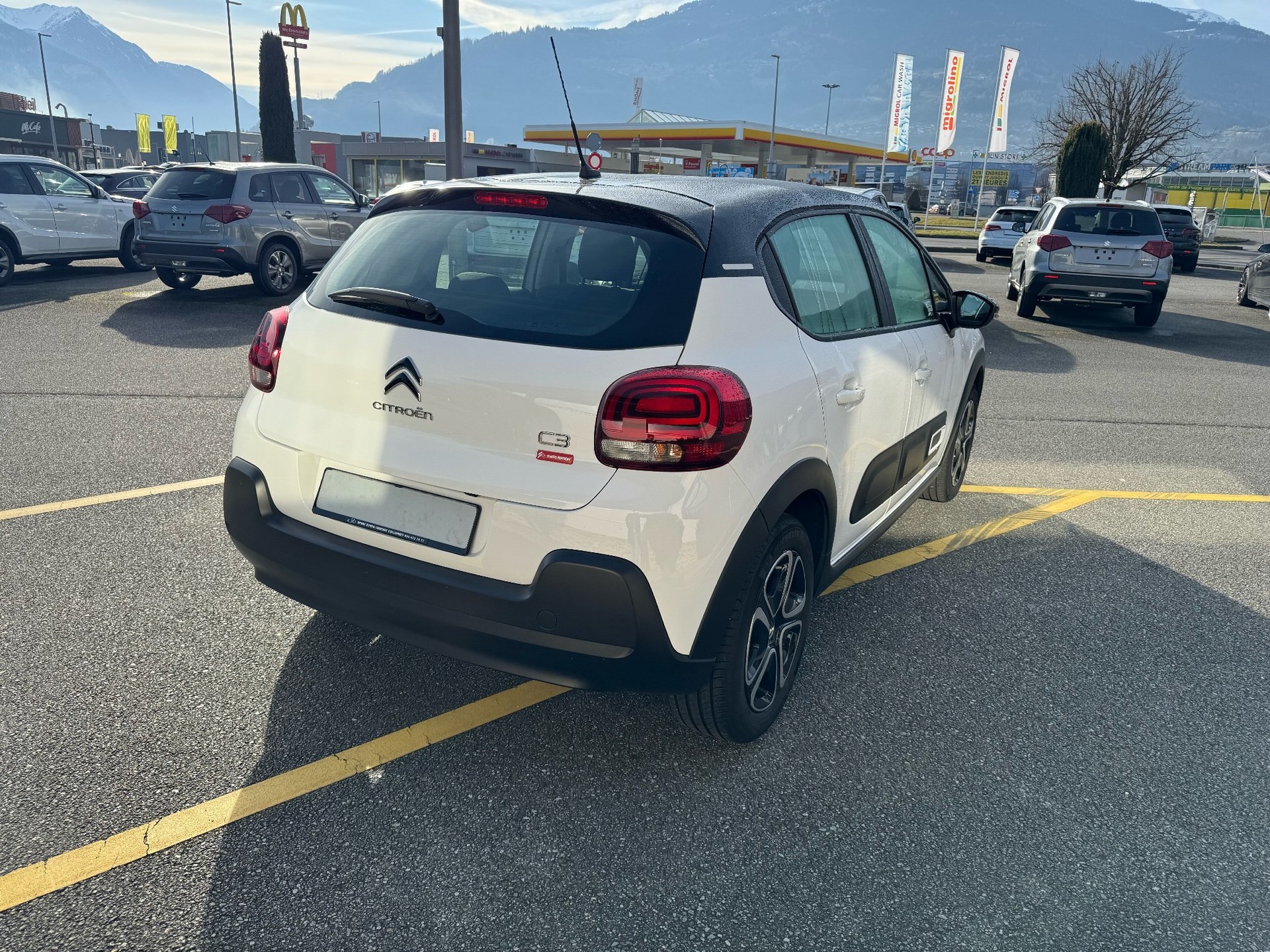 CITROEN C3 1.2i PureTech Swiss Edition EAT6-image-4