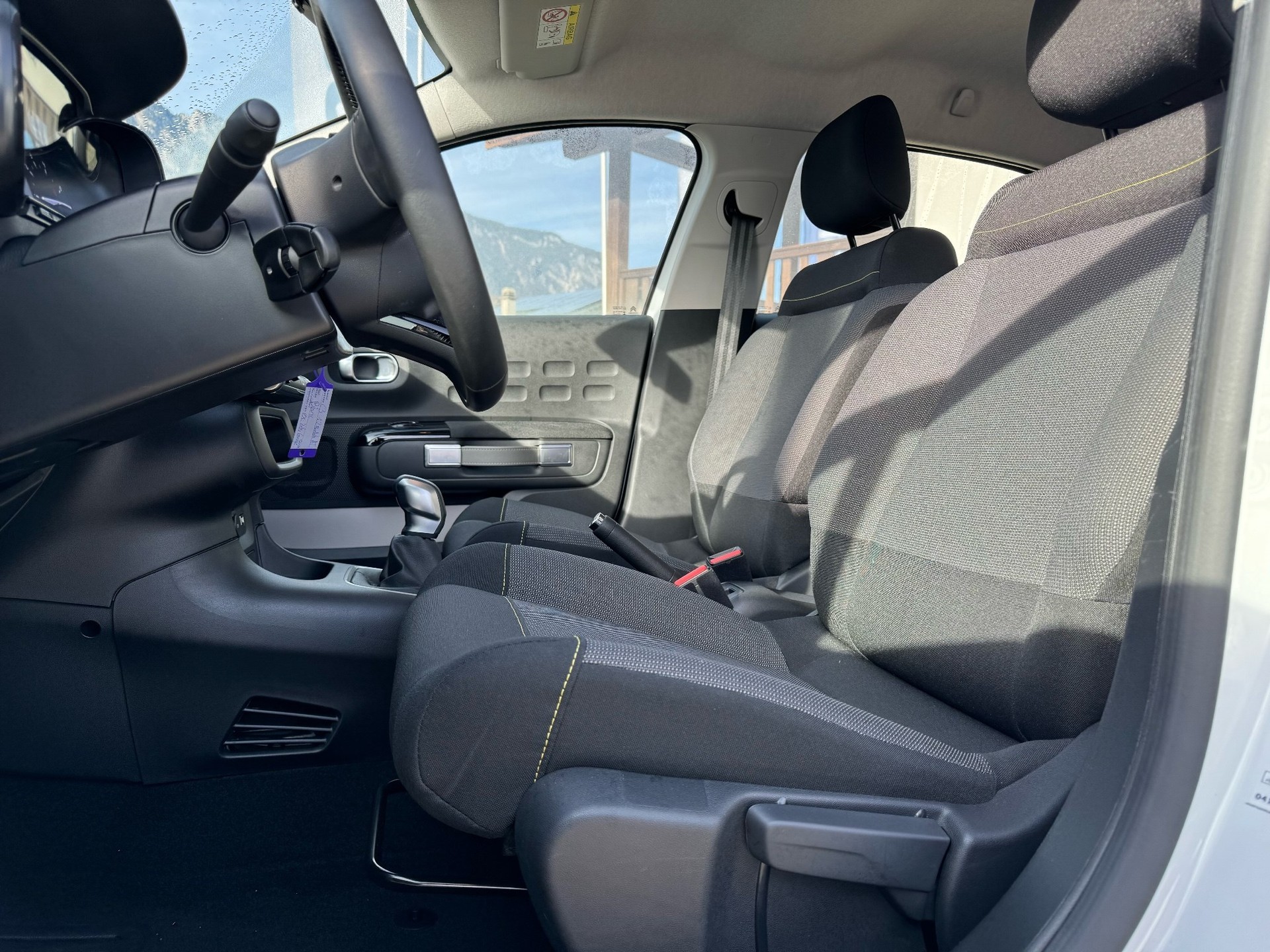 CITROEN C3 1.2i PureTech Swiss Edition EAT6-image-10