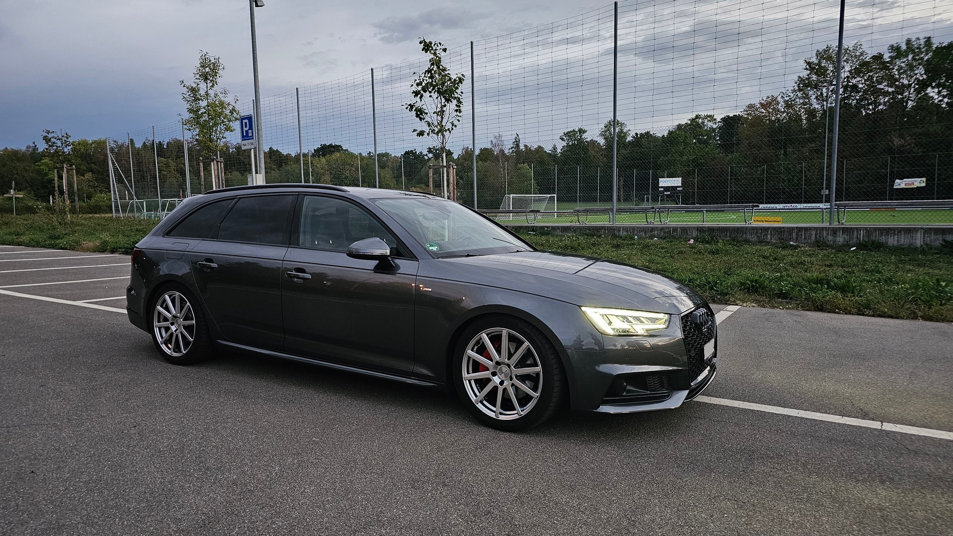 AUDI A4 Avant 2.0 TDI Sport quattro S-tronic-image-6