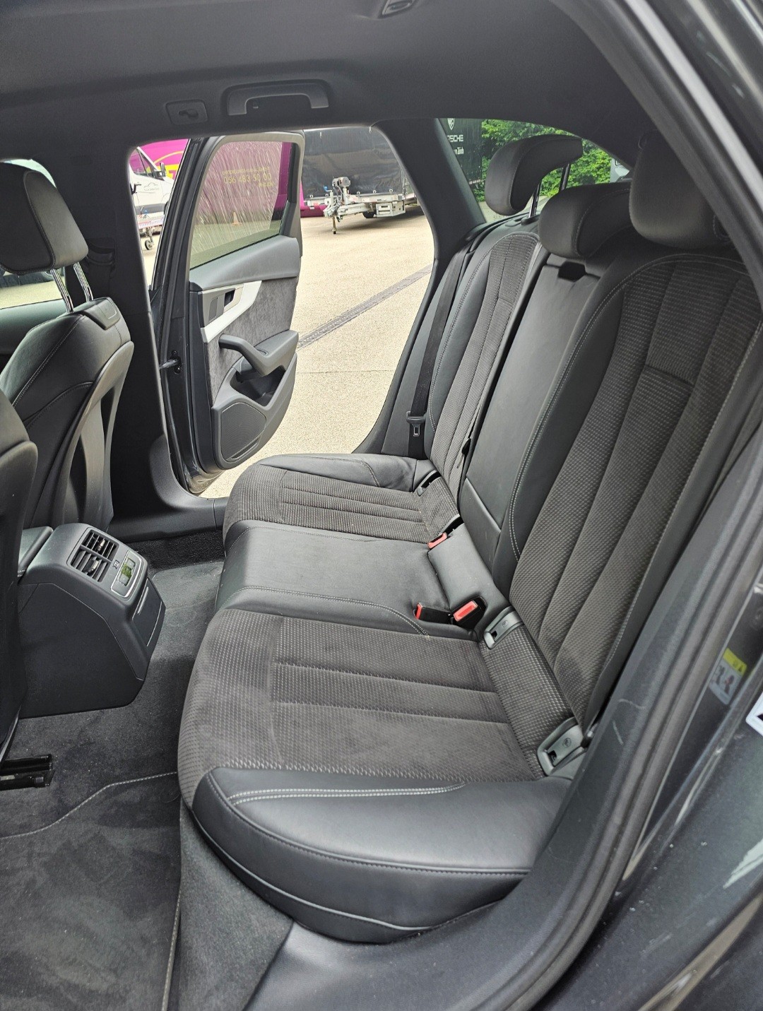 AUDI A4 Avant 2.0 TDI Sport quattro S-tronic-image-11