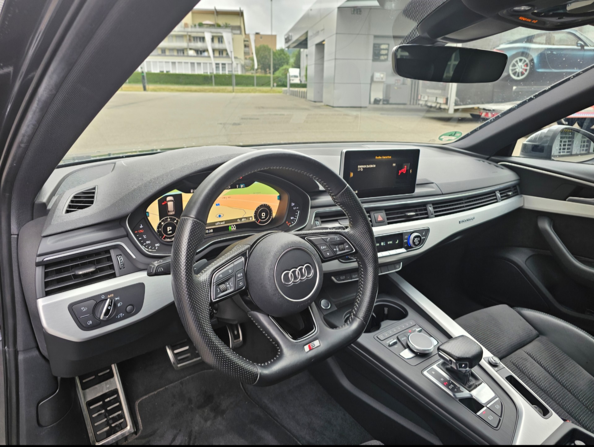 AUDI A4 Avant 2.0 TDI Sport quattro S-tronic-image-9