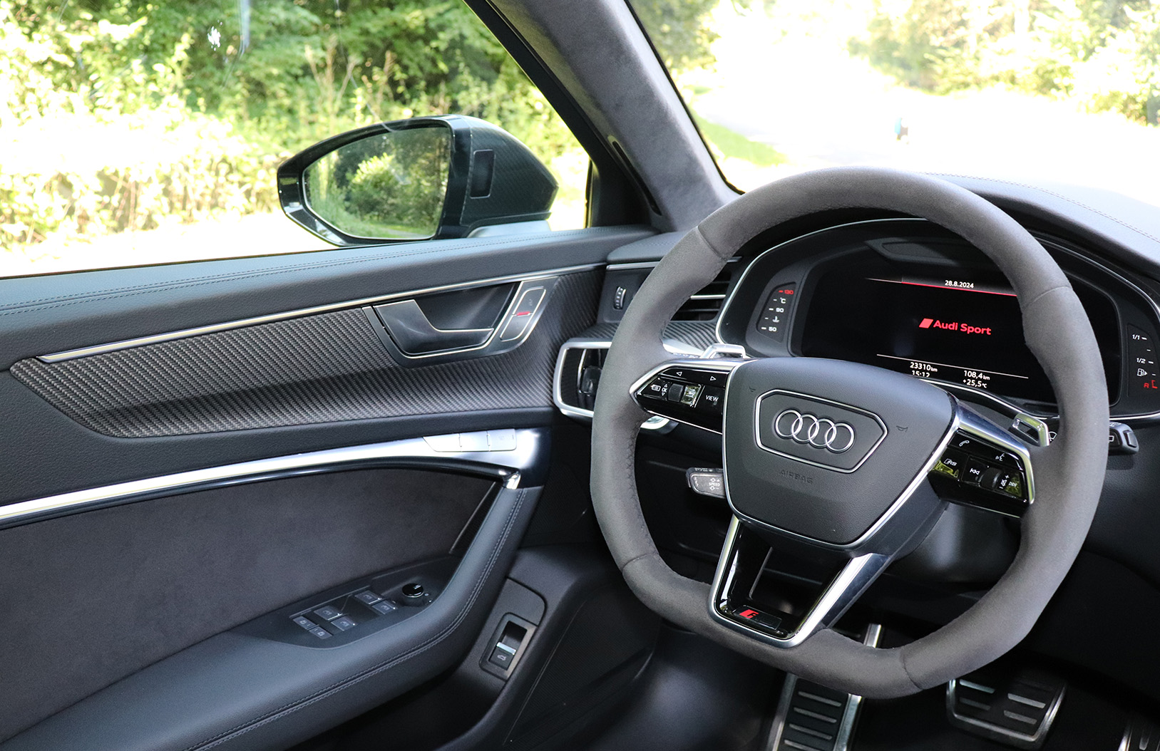 AUDI RS6 Avant 4.0 TFSI V8 quattro-image-14