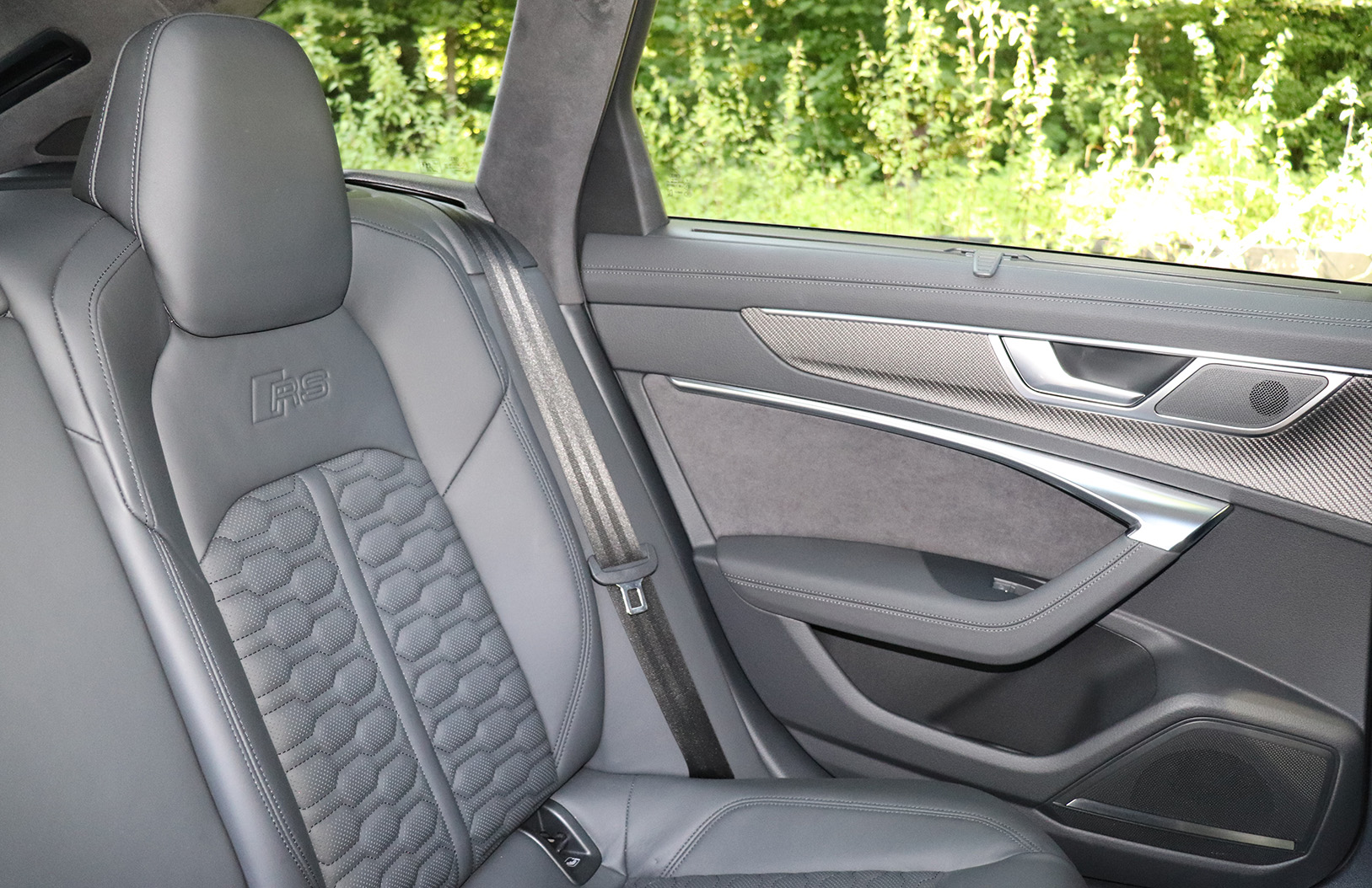 AUDI RS6 Avant 4.0 TFSI V8 quattro-image-16