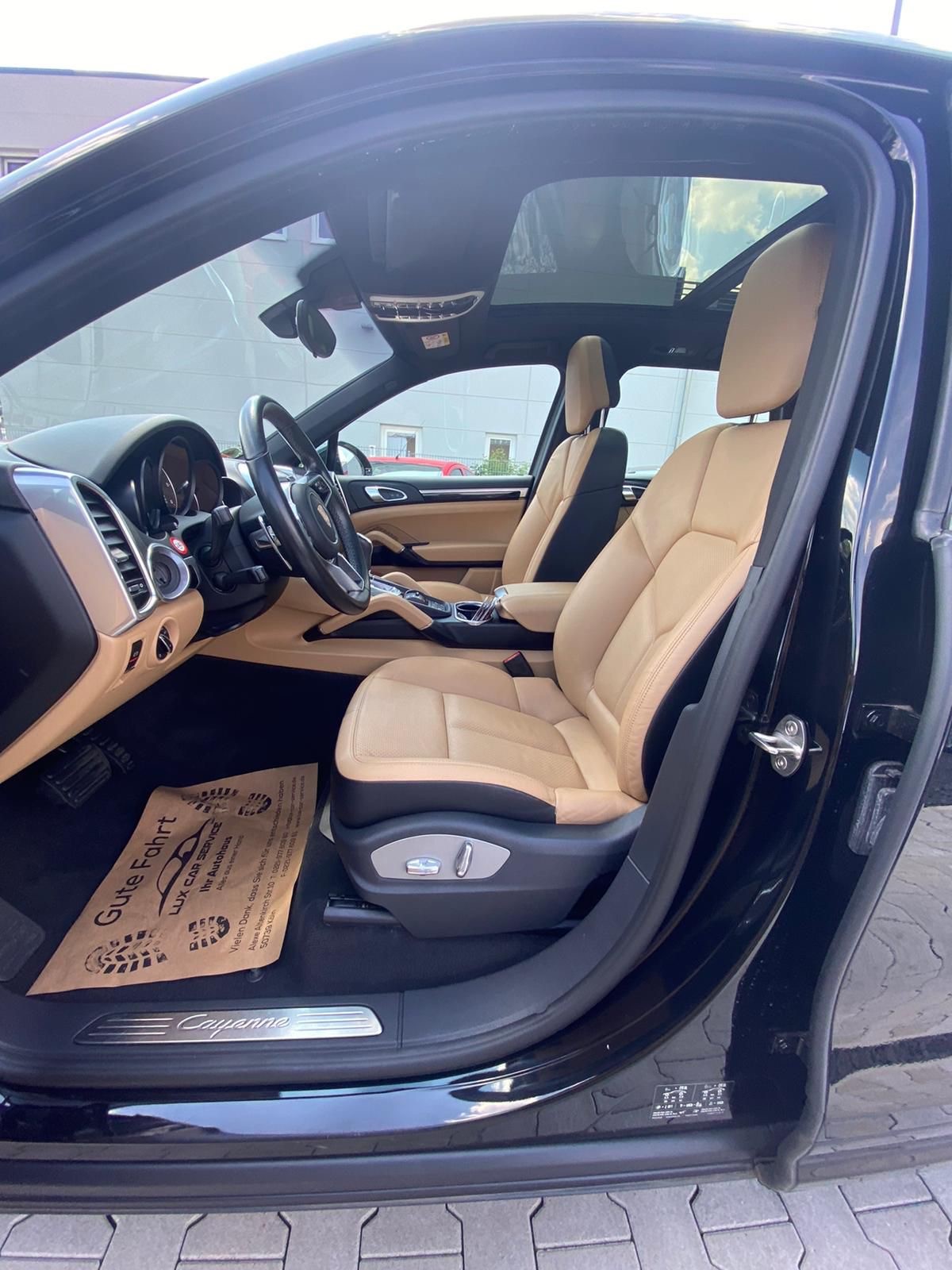 PORSCHE CAYENNE-image-3