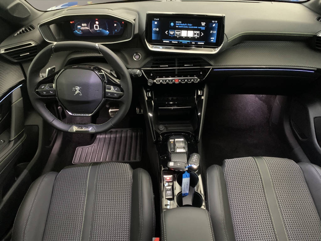 PEUGEOT 208 Essence 130ch EAT8 GT-image-6