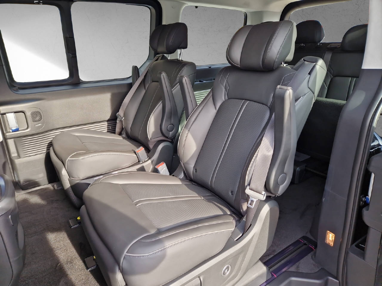 HYUNDAI Staria Premium Vertex 1.6 T-GDi HEV MY25-image-13