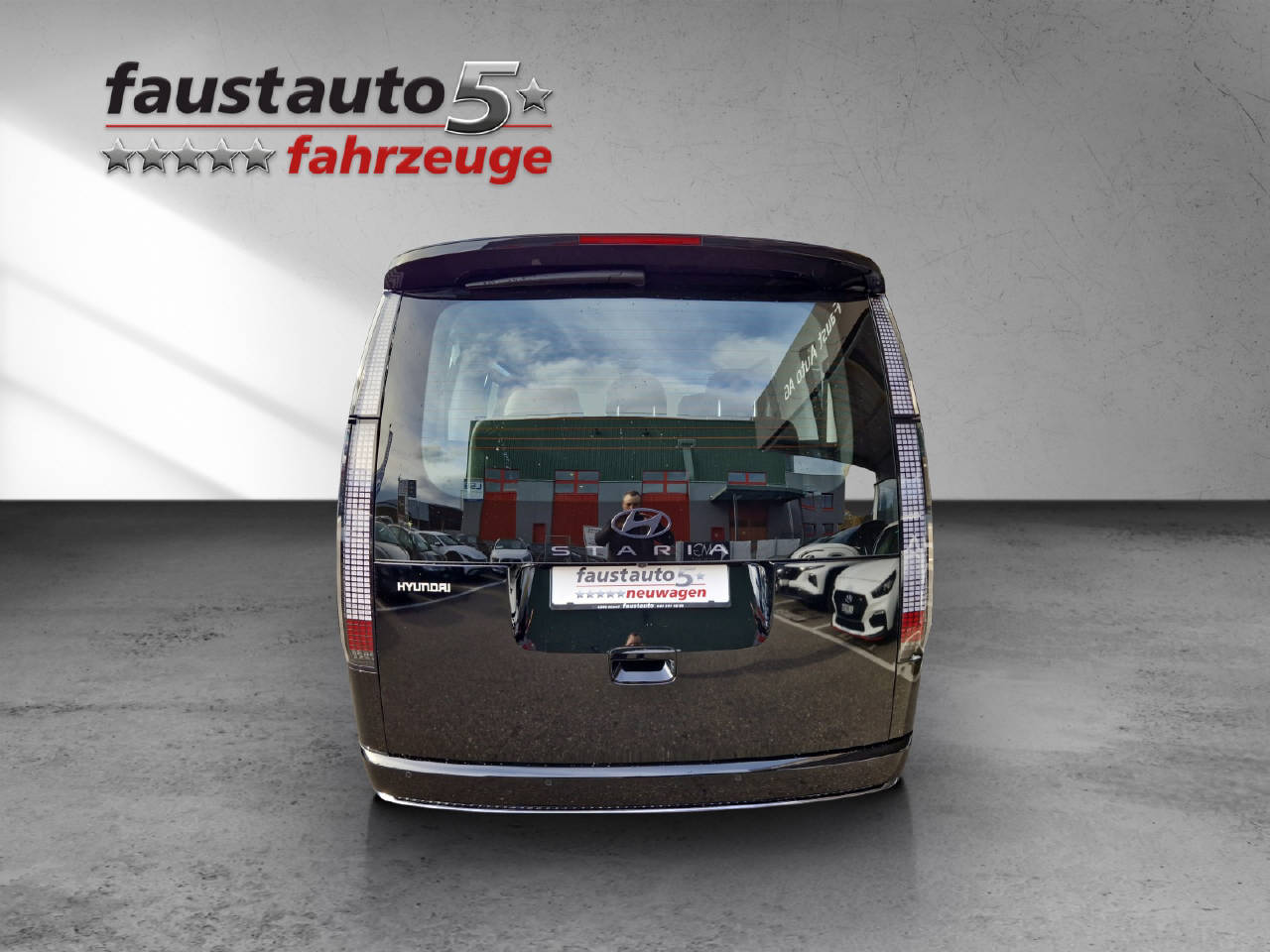 HYUNDAI Staria Premium Vertex 1.6 T-GDi HEV MY25-image-3