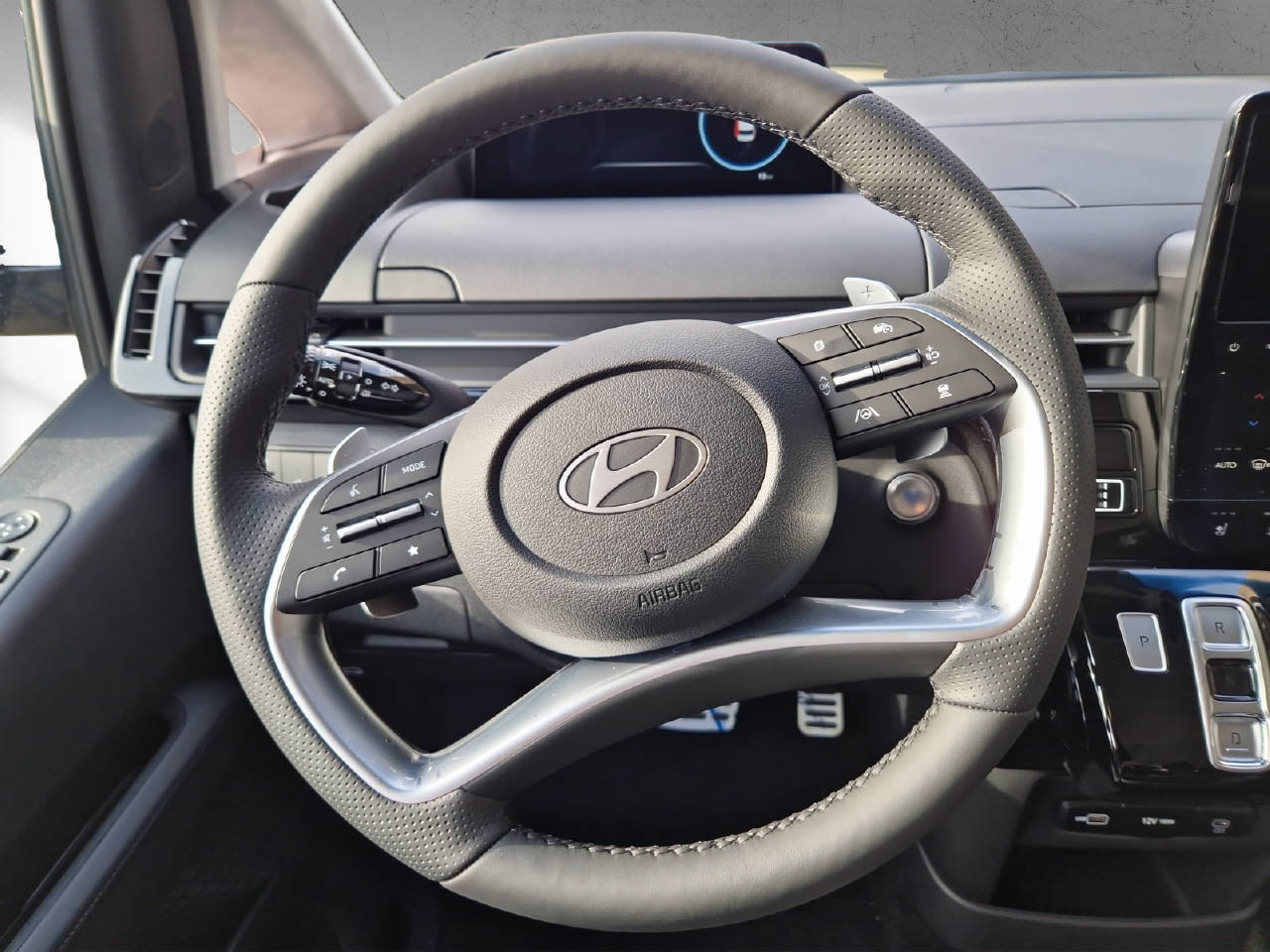 HYUNDAI Staria Premium Vertex 1.6 T-GDi HEV MY25-image-8