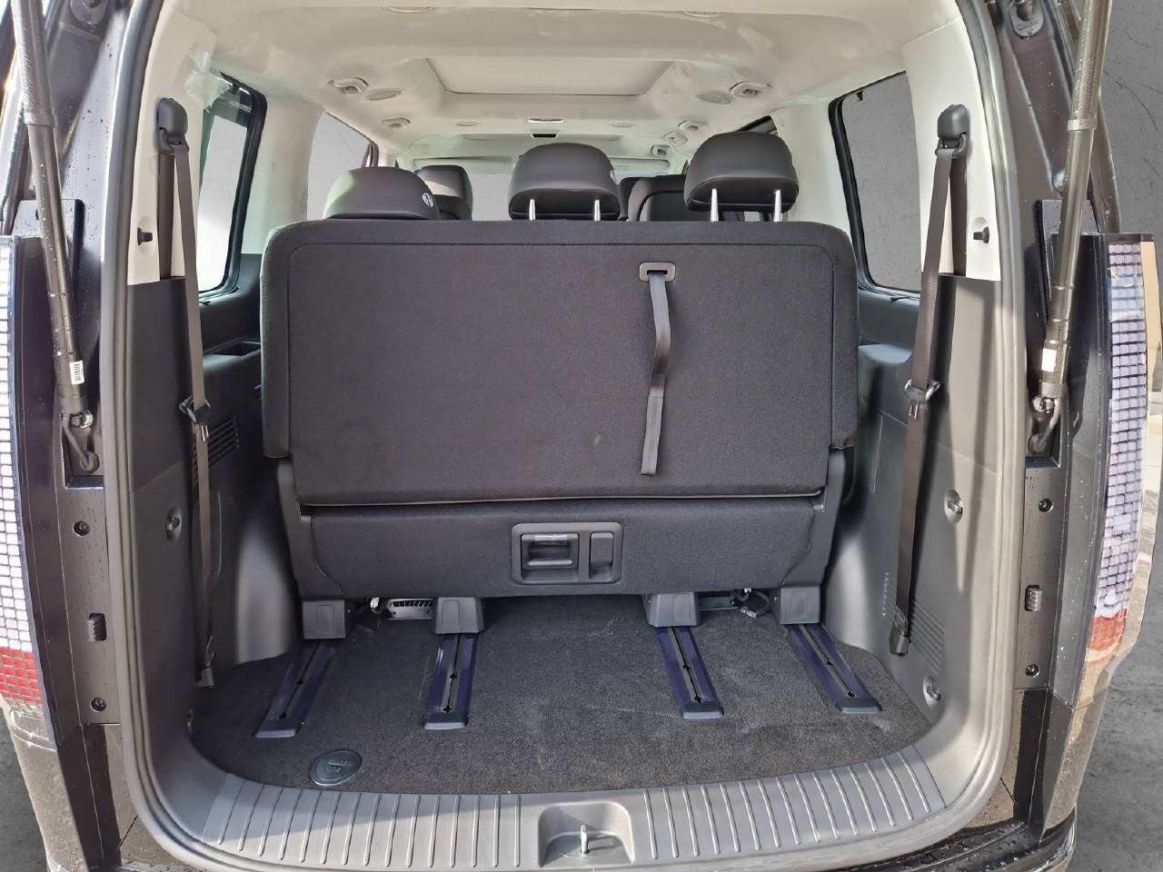 HYUNDAI Staria Premium Vertex 1.6 T-GDi HEV MY25-image-15