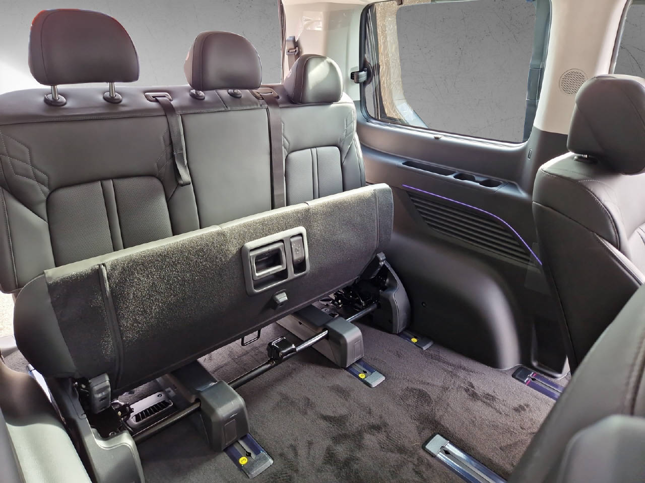 HYUNDAI Staria Premium Vertex 1.6 T-GDi HEV MY25-image-14