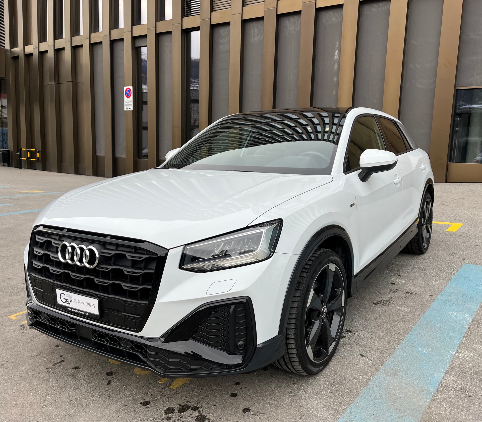 AUDI Q2 35 TFSI S line S-tronic-image-1
