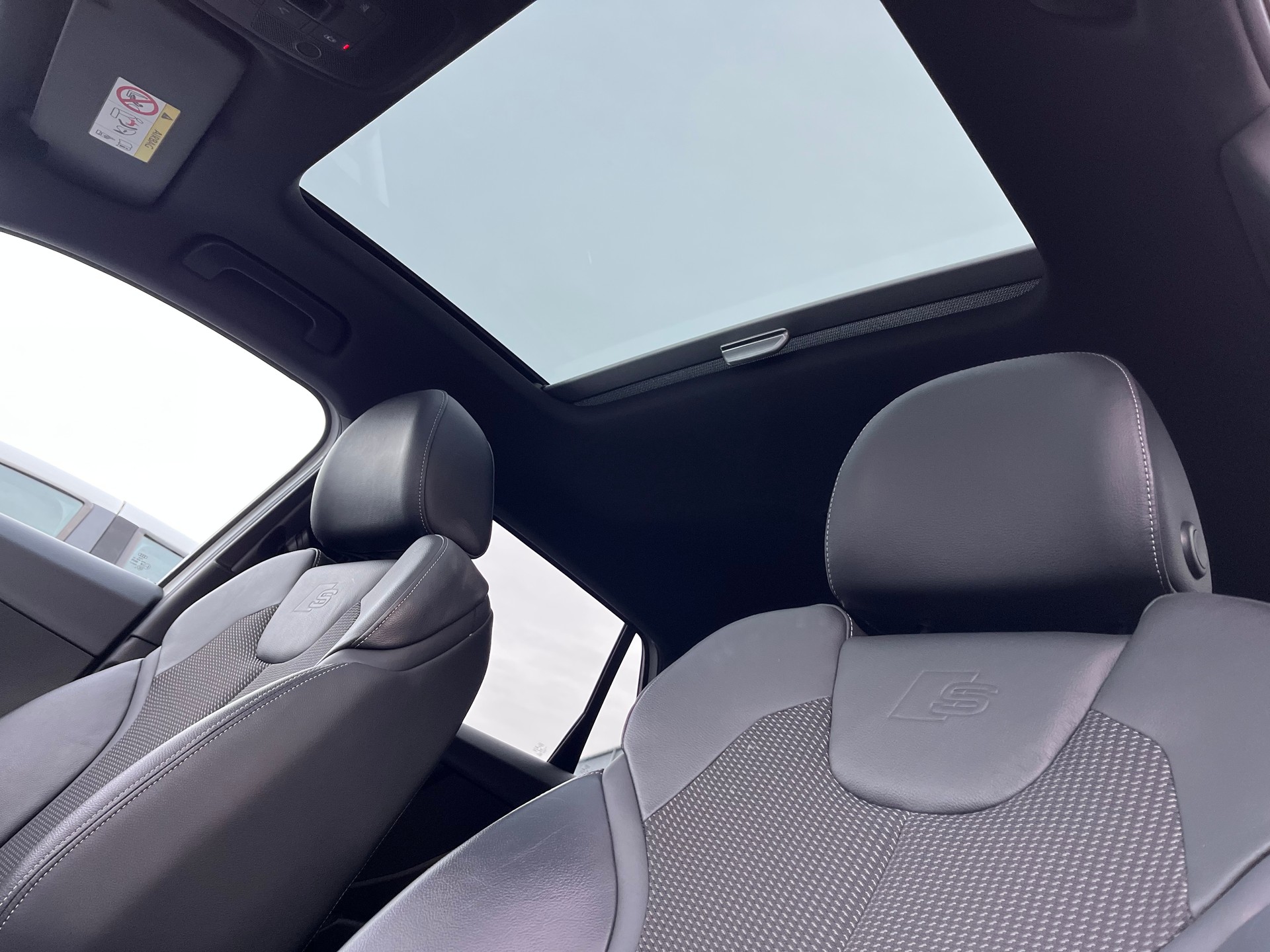 AUDI Q2 35 TFSI S line S-tronic-image-15