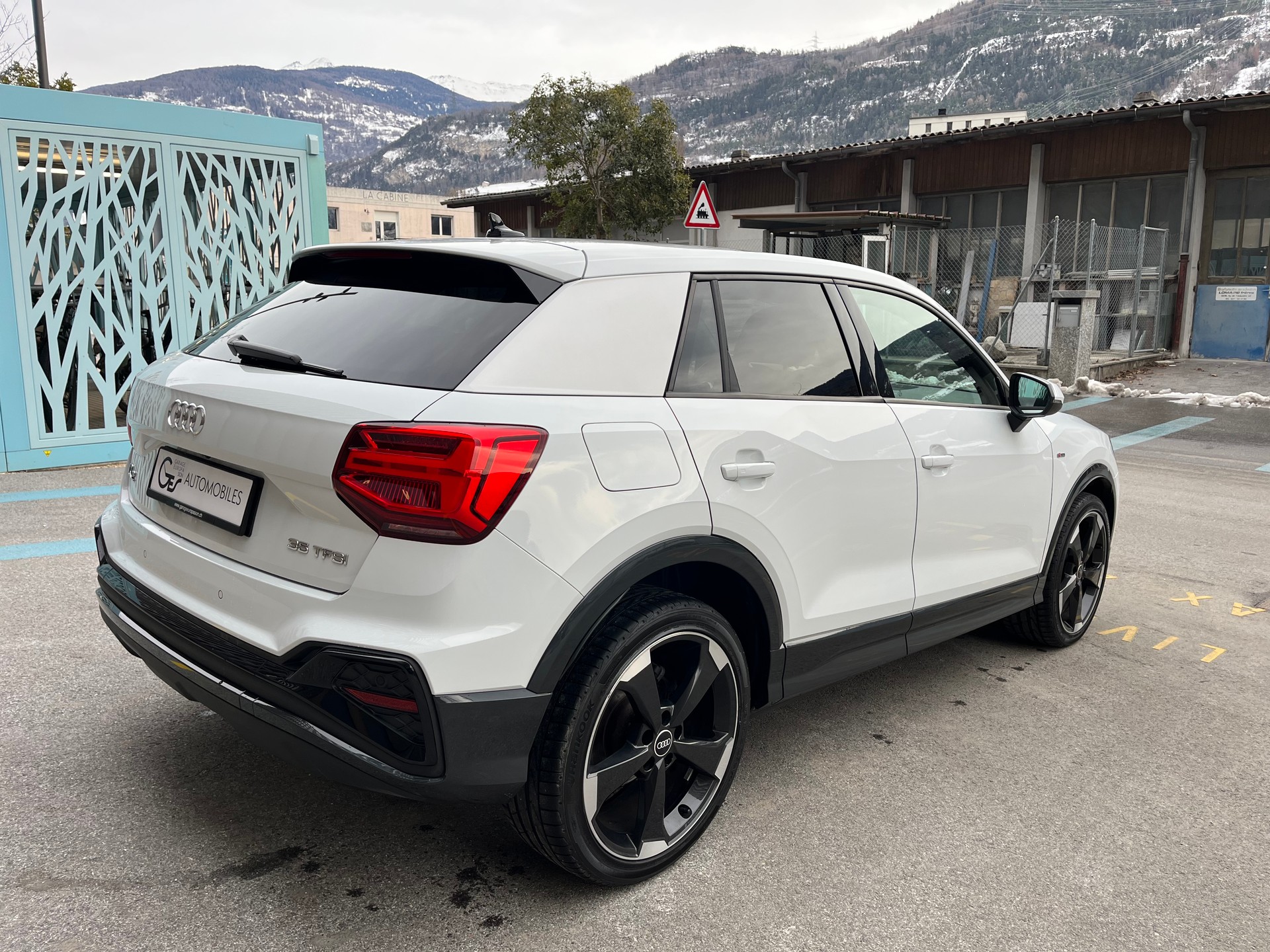 AUDI Q2 35 TFSI S line S-tronic-image-6