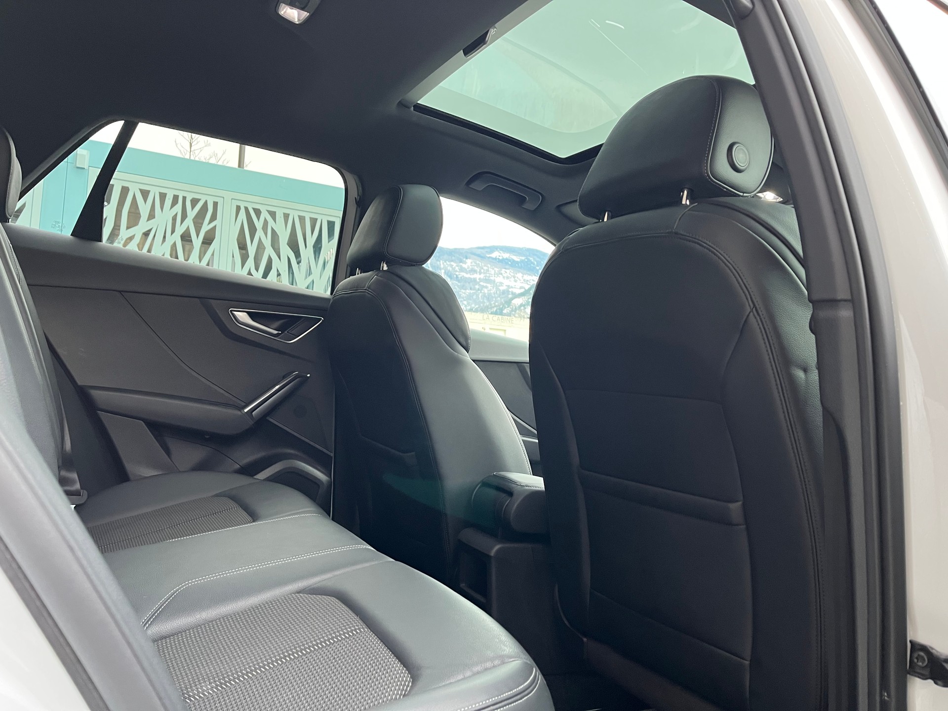 AUDI Q2 35 TFSI S line S-tronic-image-14