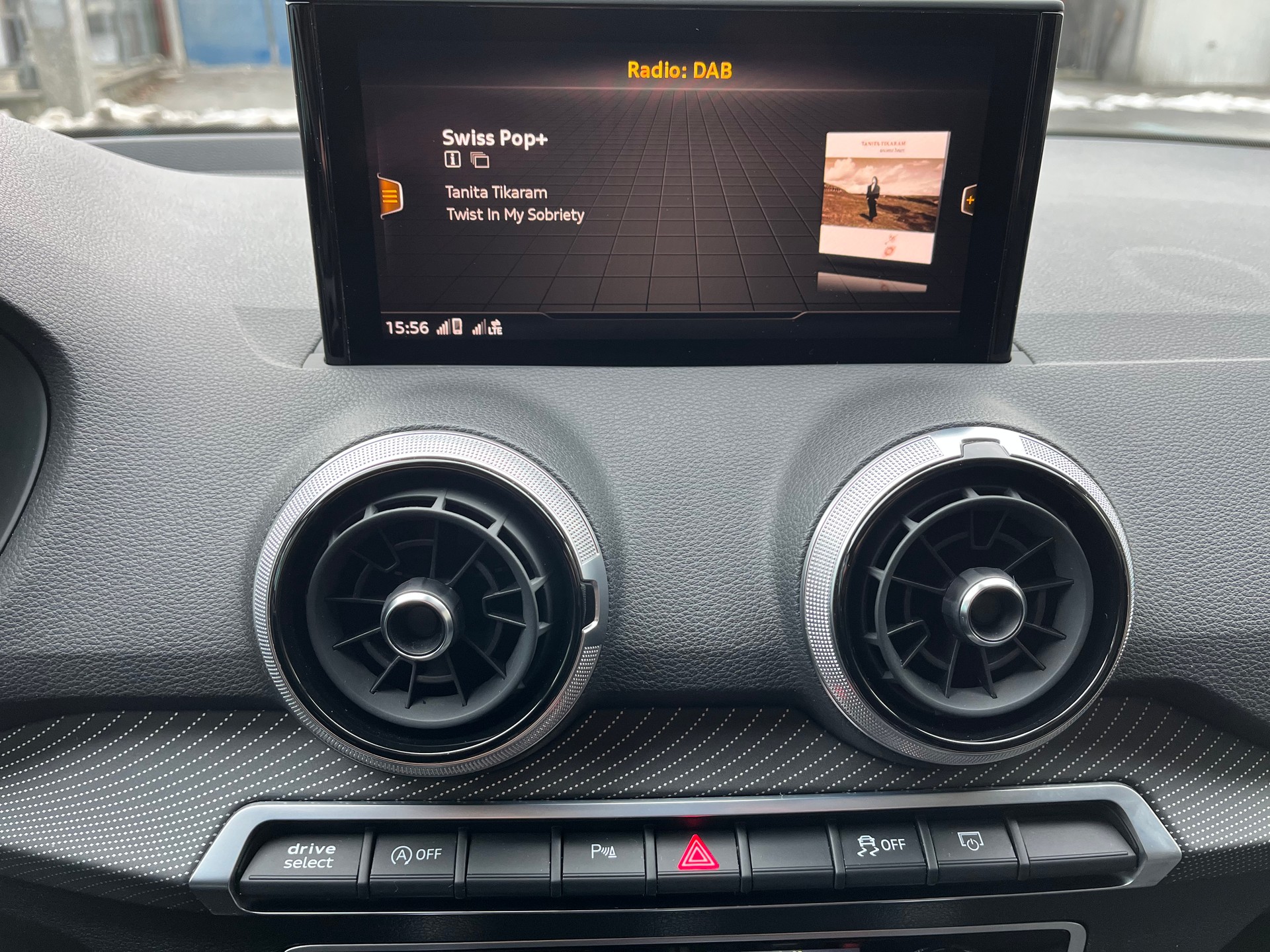 AUDI Q2 35 TFSI S line S-tronic-image-20