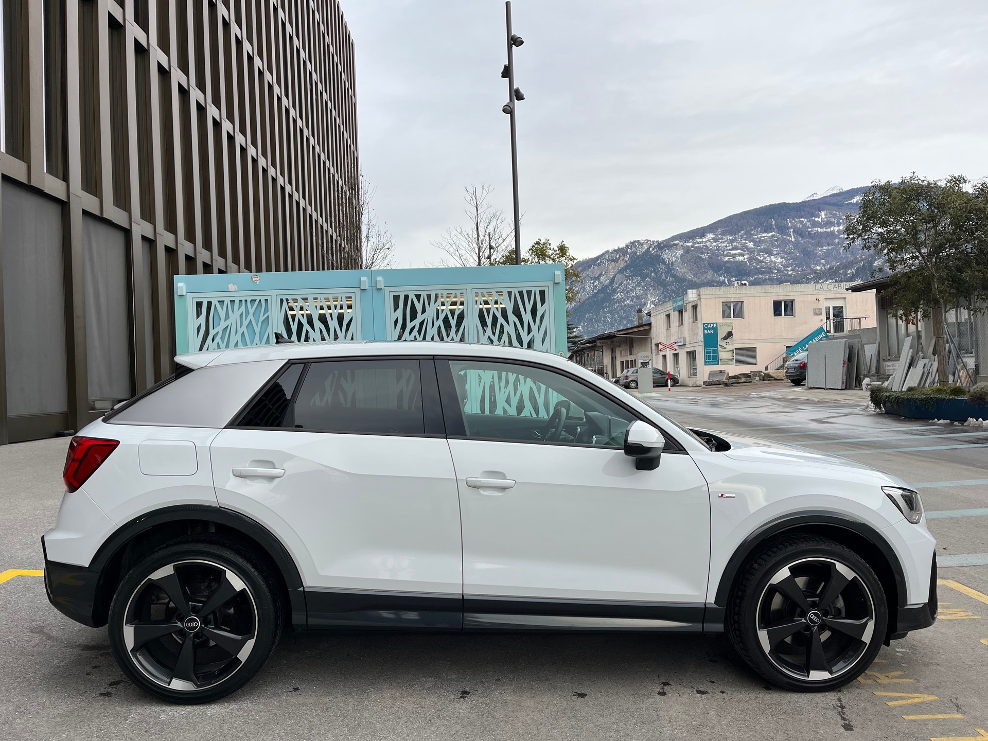 AUDI Q2 35 TFSI S line S-tronic-image-8