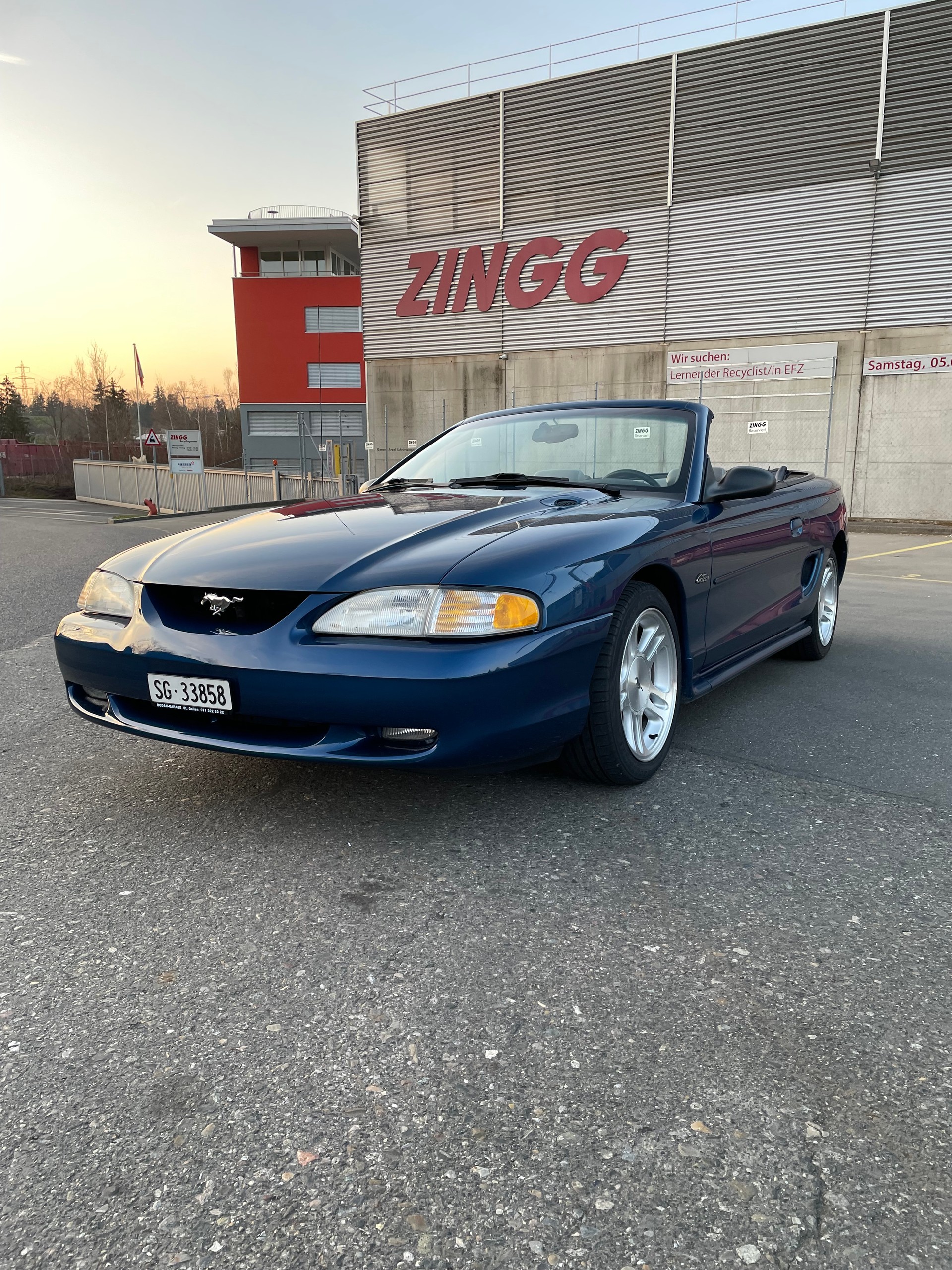 FORD Mustang GT Convertible-image-0