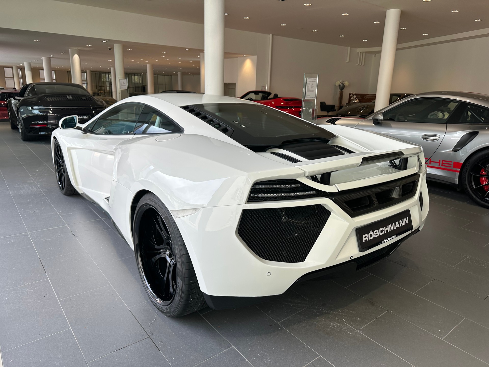 McLAREN MP4-12C Coupe FAB - Terso-showroom-element-3