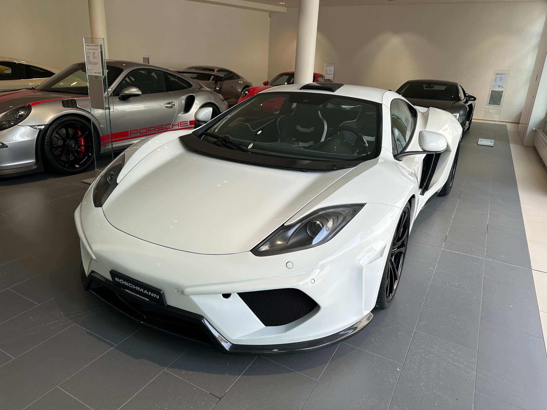 McLAREN MP4-12C Coupe FAB - Terso-showroom-element-1