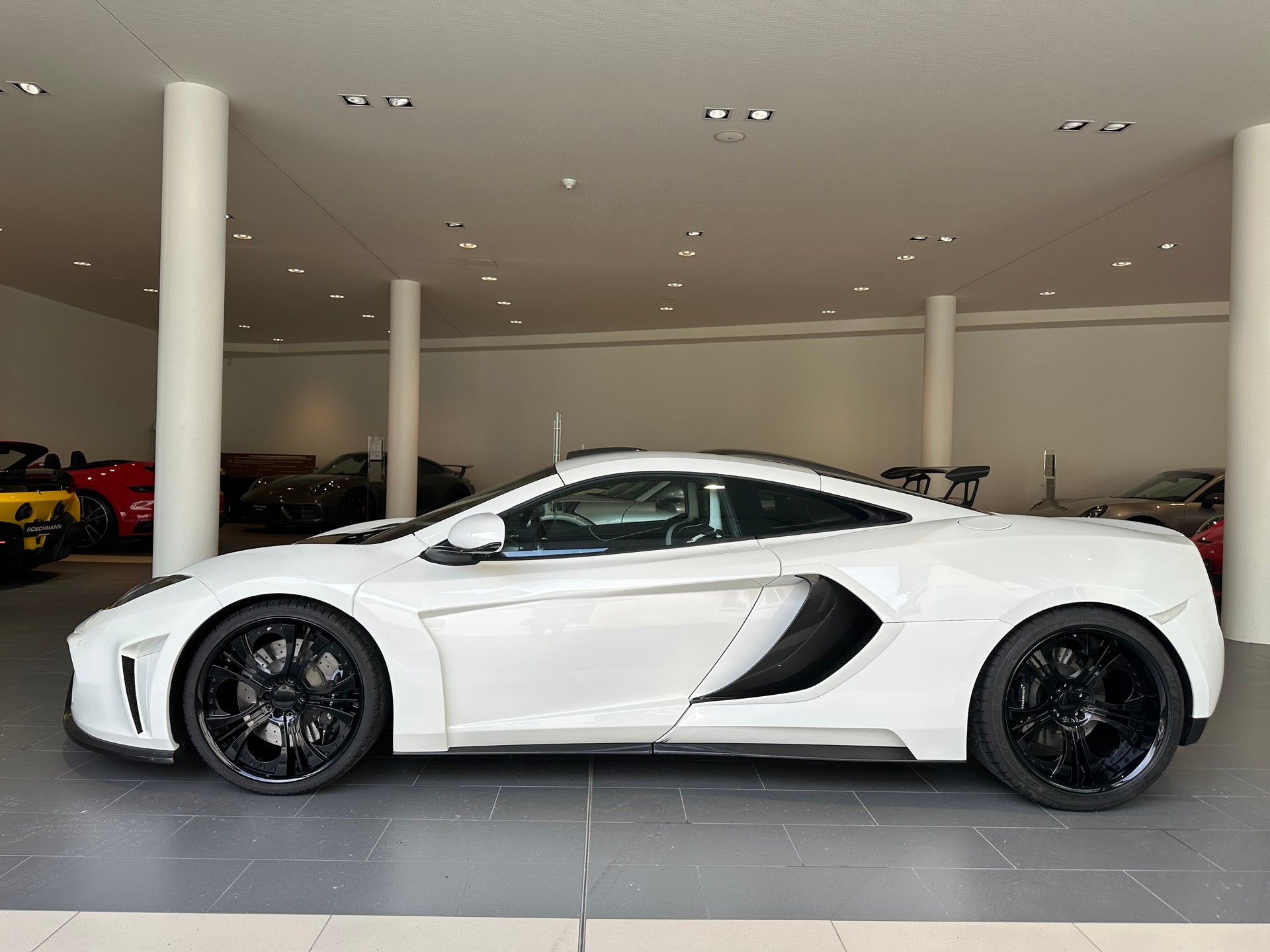 McLAREN MP4-12C Coupe FAB - Terso-showroom-element-2