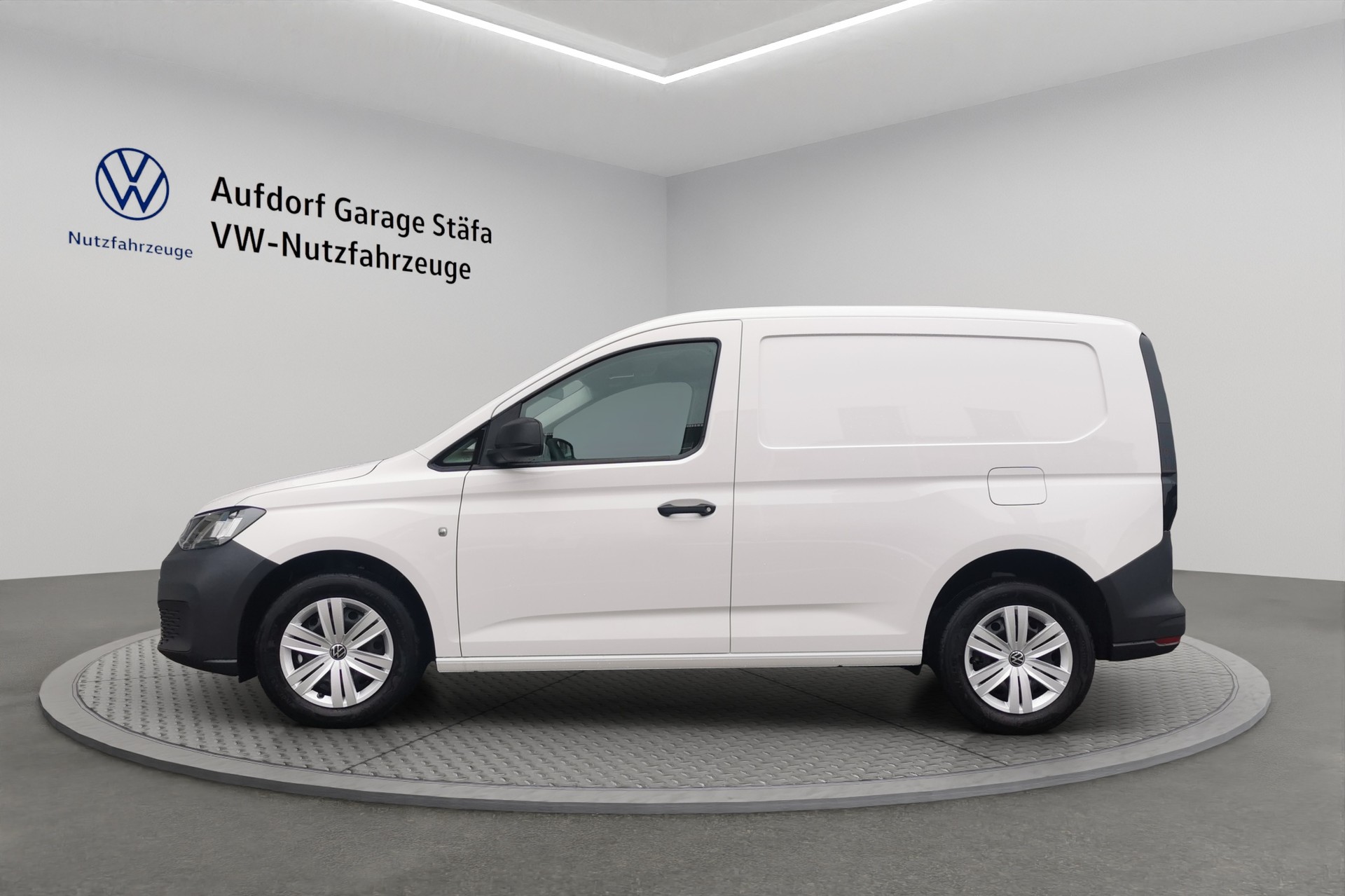 VW Caddy Cargo 2.0TDI 4Motion-image-1