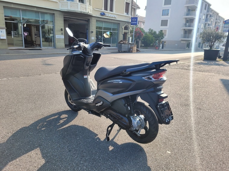 SUZUKI BURGMAN 125-showroom-element-3