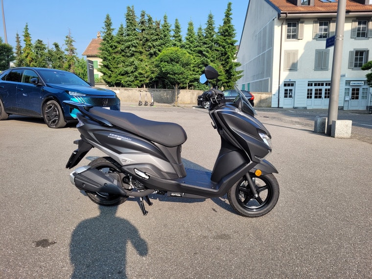 SUZUKI BURGMAN 125-showroom-element-1