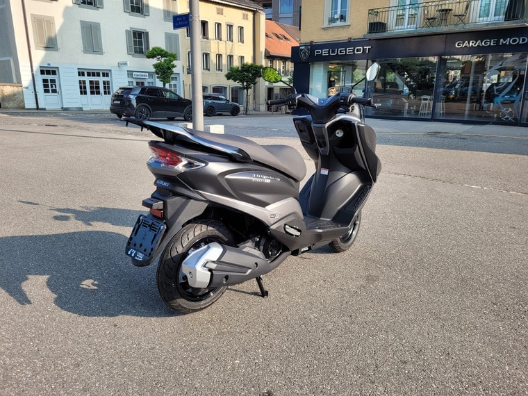 SUZUKI BURGMAN 125-showroom-element-2
