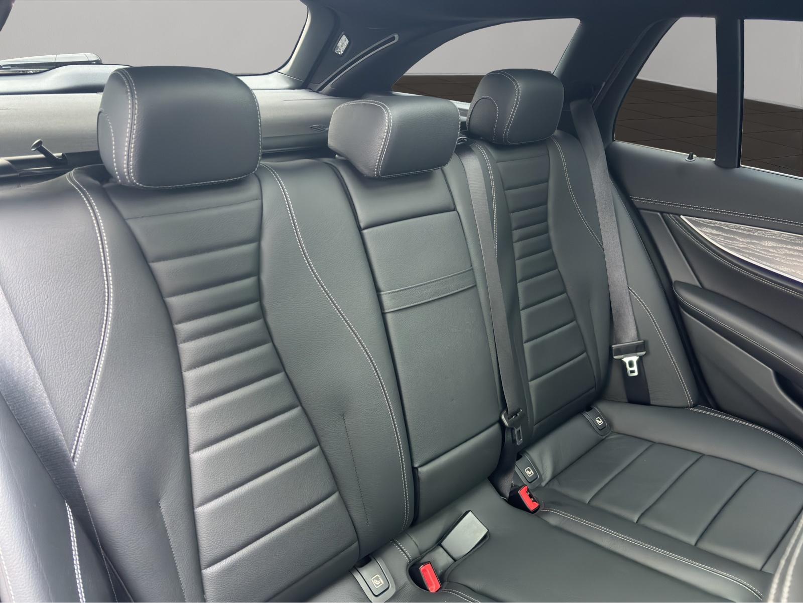 MERCEDES-BENZ E 400 d AMG Line 4matic Kombi-image-11